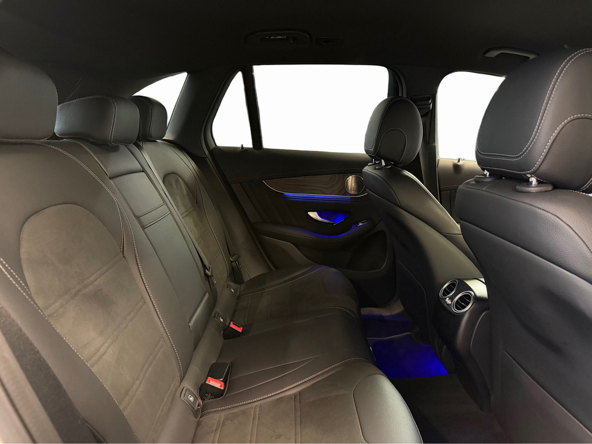 MERCEDES-BENZ GLC 63 AMG 4Matic+ 9G-Tronic *Burmester* *Night-Paket* *Performance-Abgasanlage*-image-23