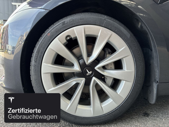 TESLA Model 3 Long Range AWD-image-4