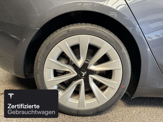 TESLA Model 3 Long Range AWD-image-9