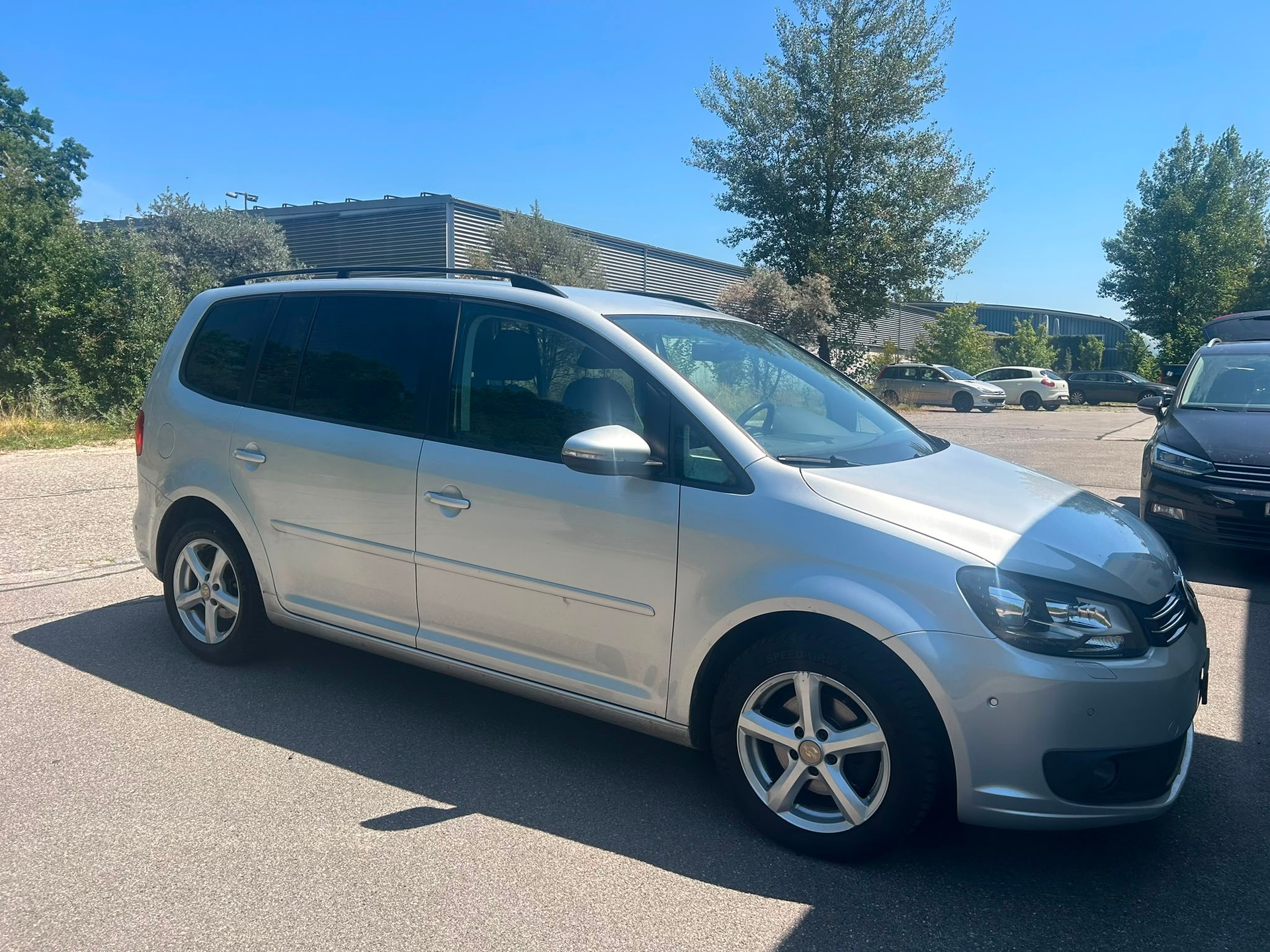 VW Touran 1.6 TDI Trendline DSG-image-7