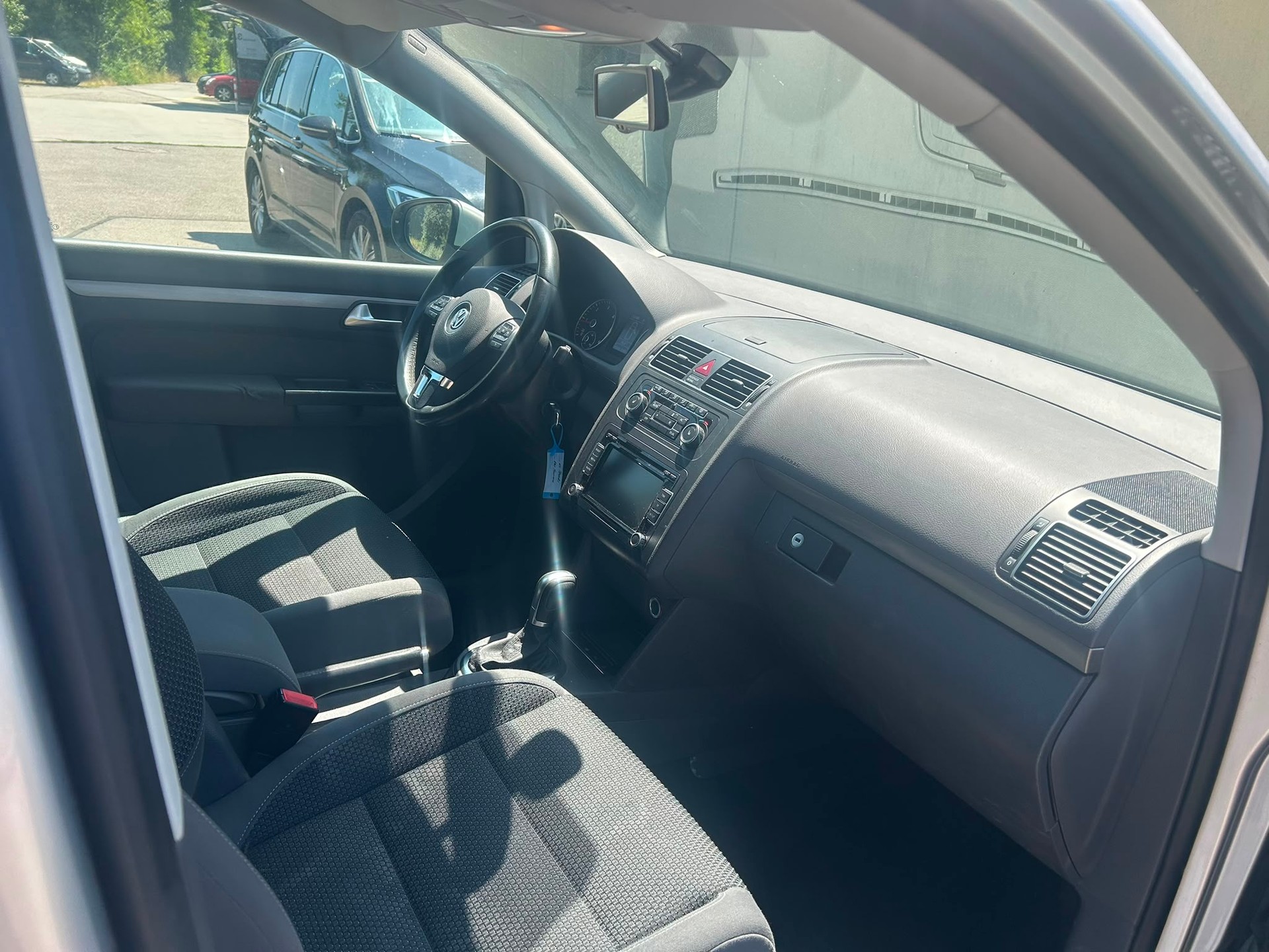 VW Touran 1.6 TDI Trendline DSG-image-5