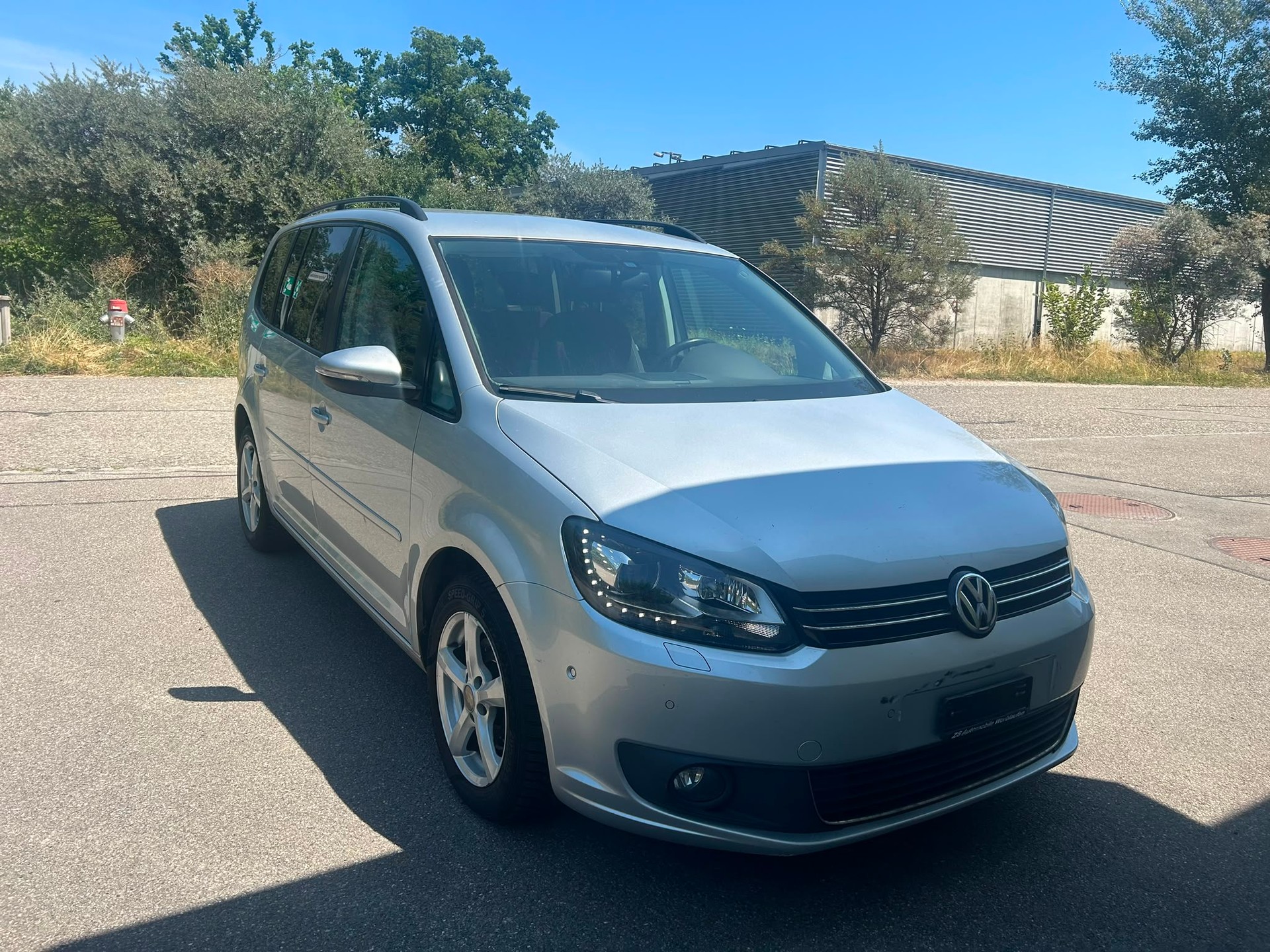 VW Touran 1.6 TDI Trendline DSG-image-1