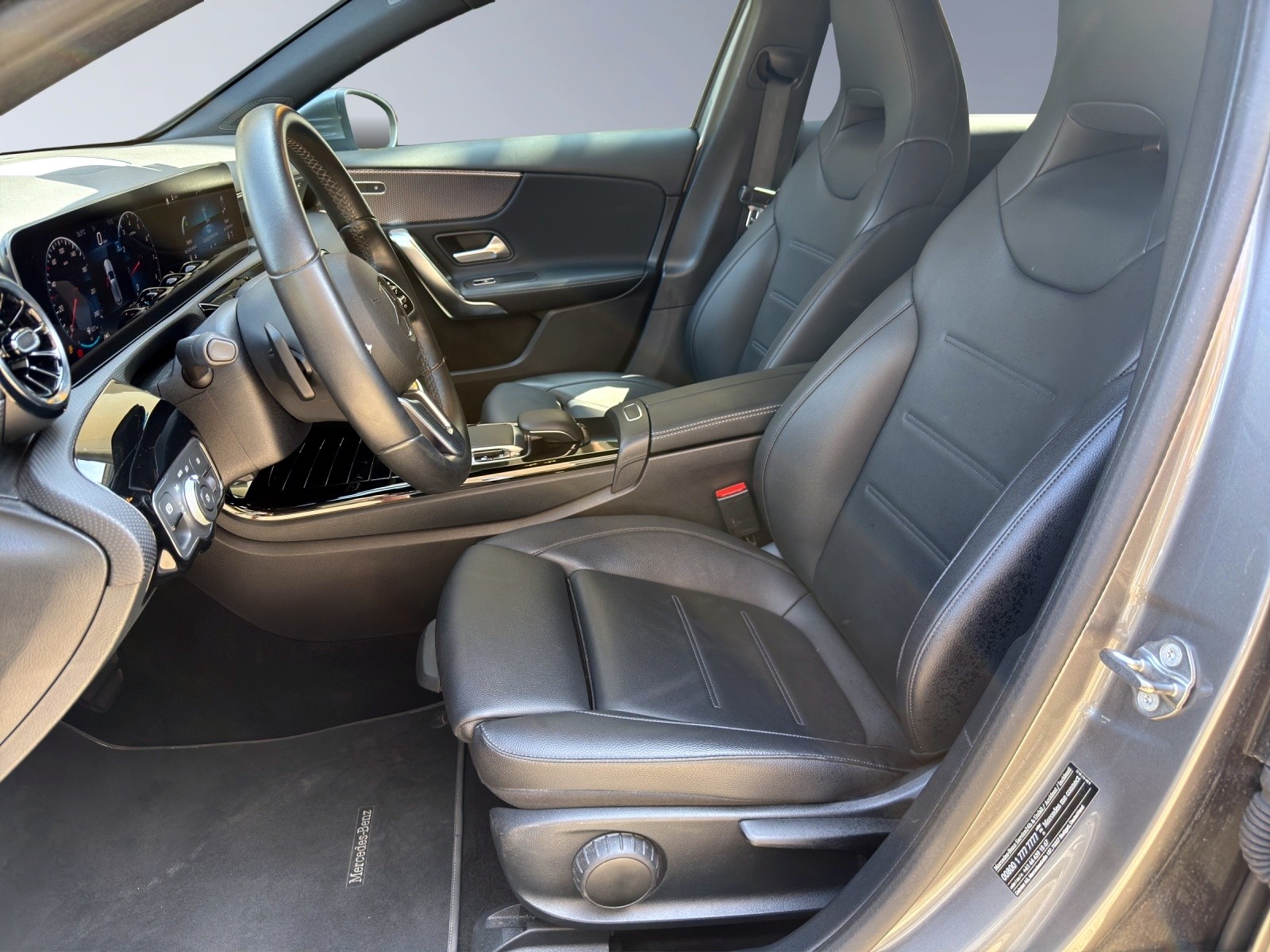 MERCEDES-BENZ A 180 Style-image-8