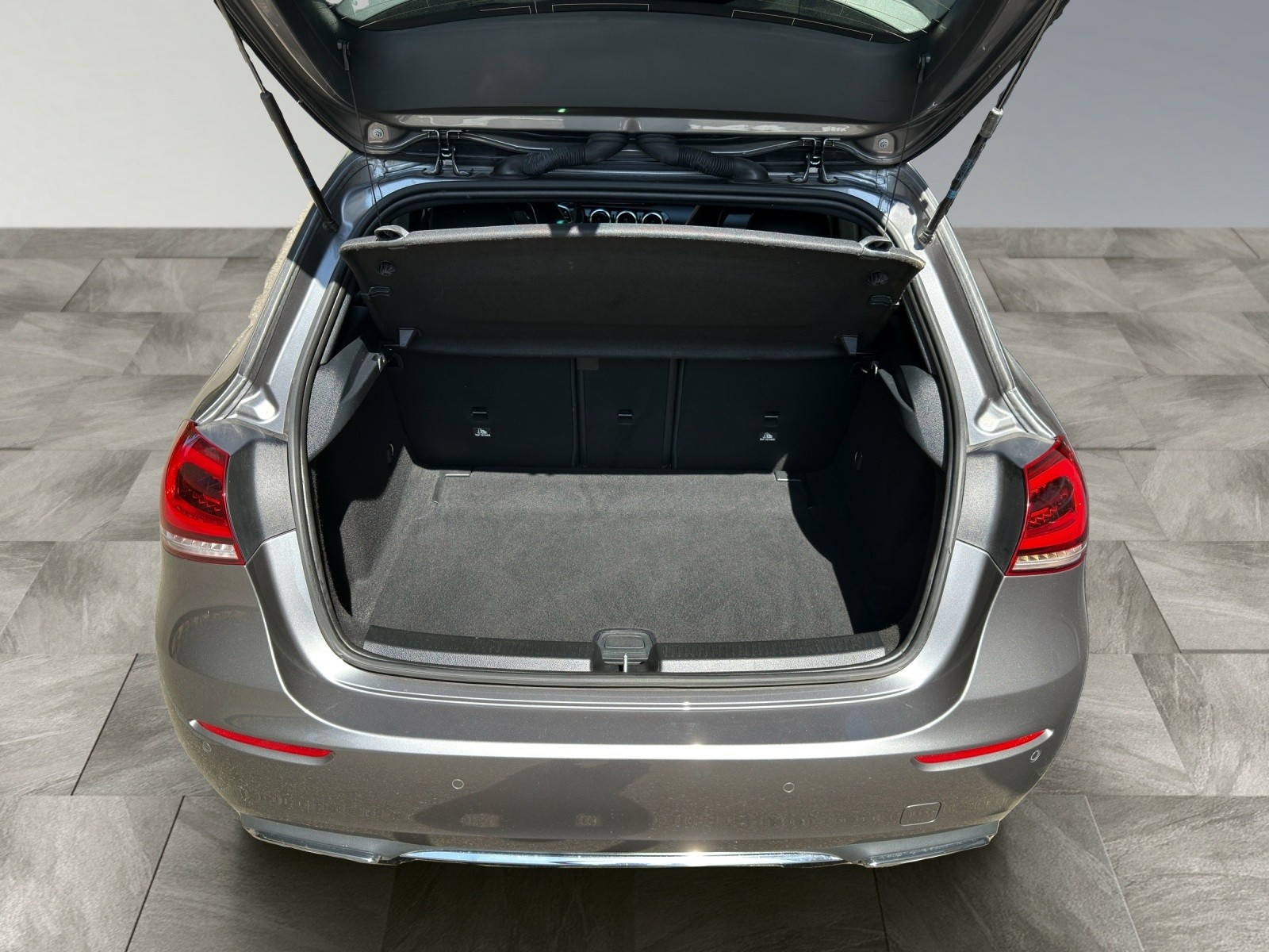 MERCEDES-BENZ A 180 Style-image-13