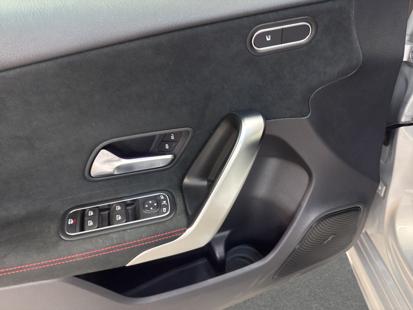MERCEDES-BENZ A 200 4M - AMG / Rückfahrkamera / Soundsystem / metallic-image-12