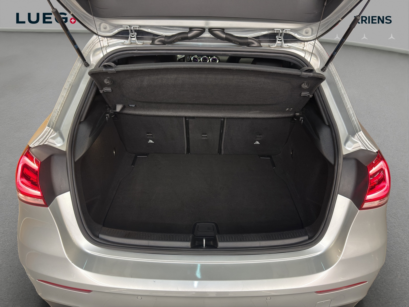 MERCEDES-BENZ A 200 4M - AMG / Rückfahrkamera / Soundsystem / metallic-image-14