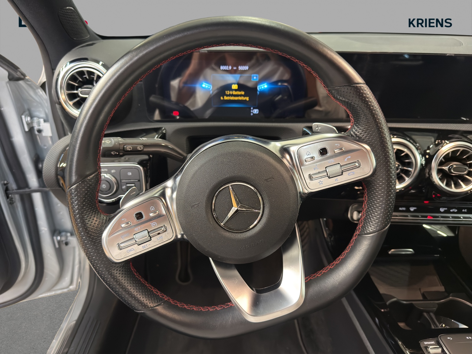 MERCEDES-BENZ A 200 4M - AMG / Rückfahrkamera / Soundsystem / metallic-image-9