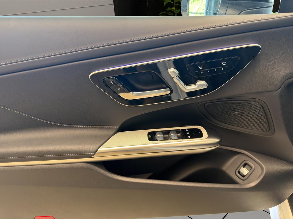 MERCEDES-BENZ CLE 200 Cabrio 4M-image-11