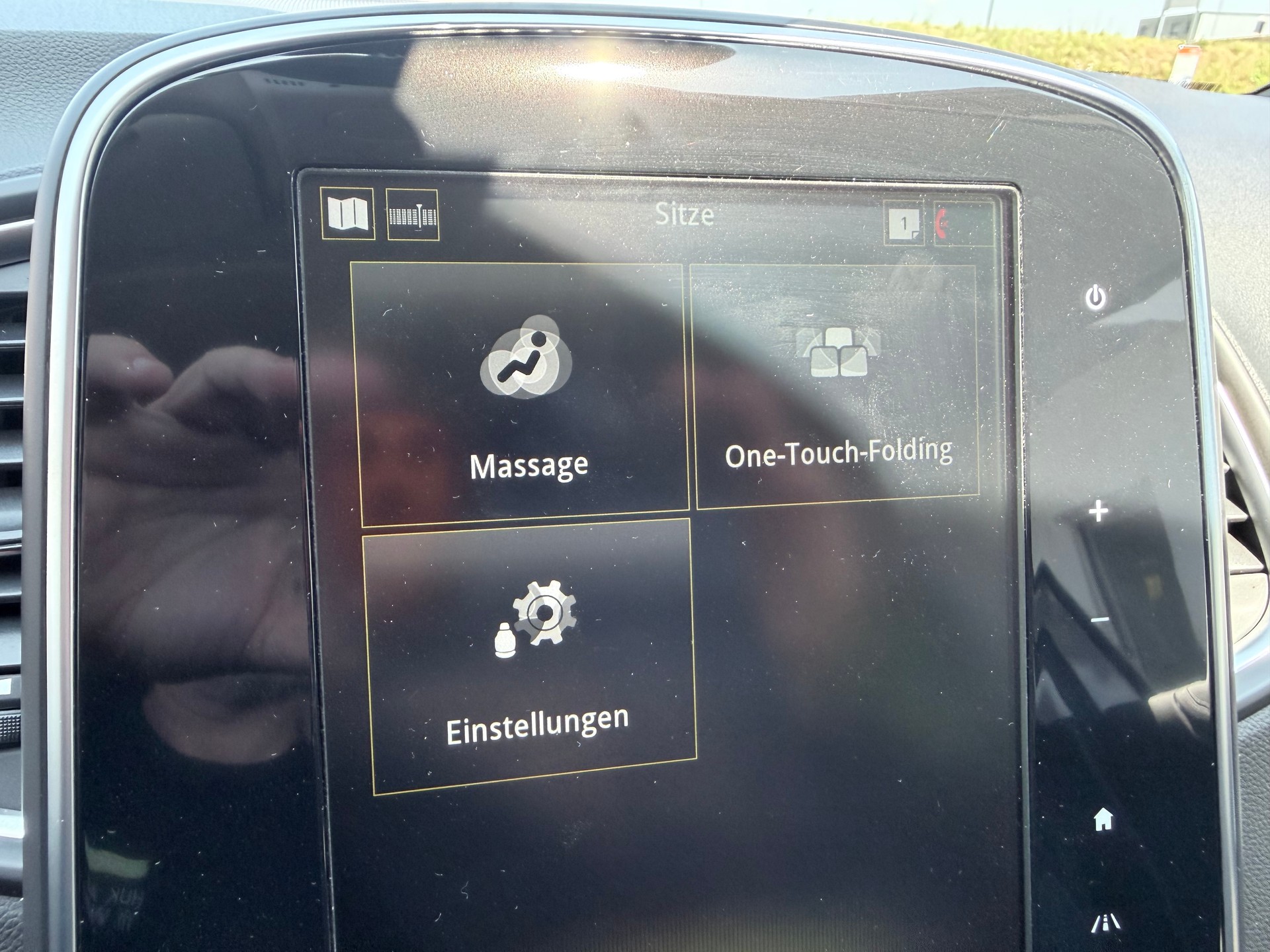 RENAULT Grand Scénic 1.3 16V Turbo Initiale Paris EDC+++PANORAMA+++LEDER+++7-PLÄTZER+++-image-8