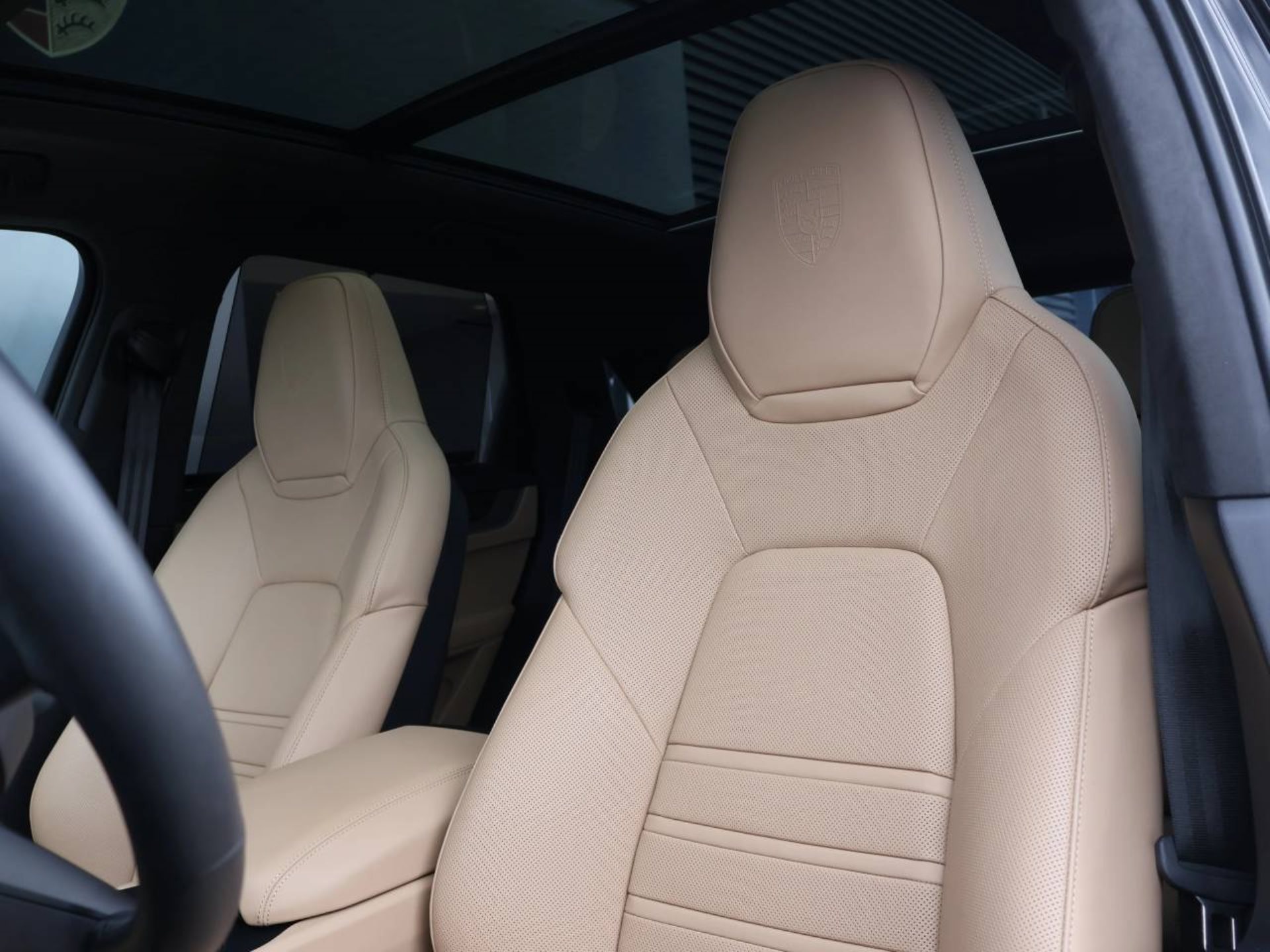 PORSCHE Cayenne GTS-image-4