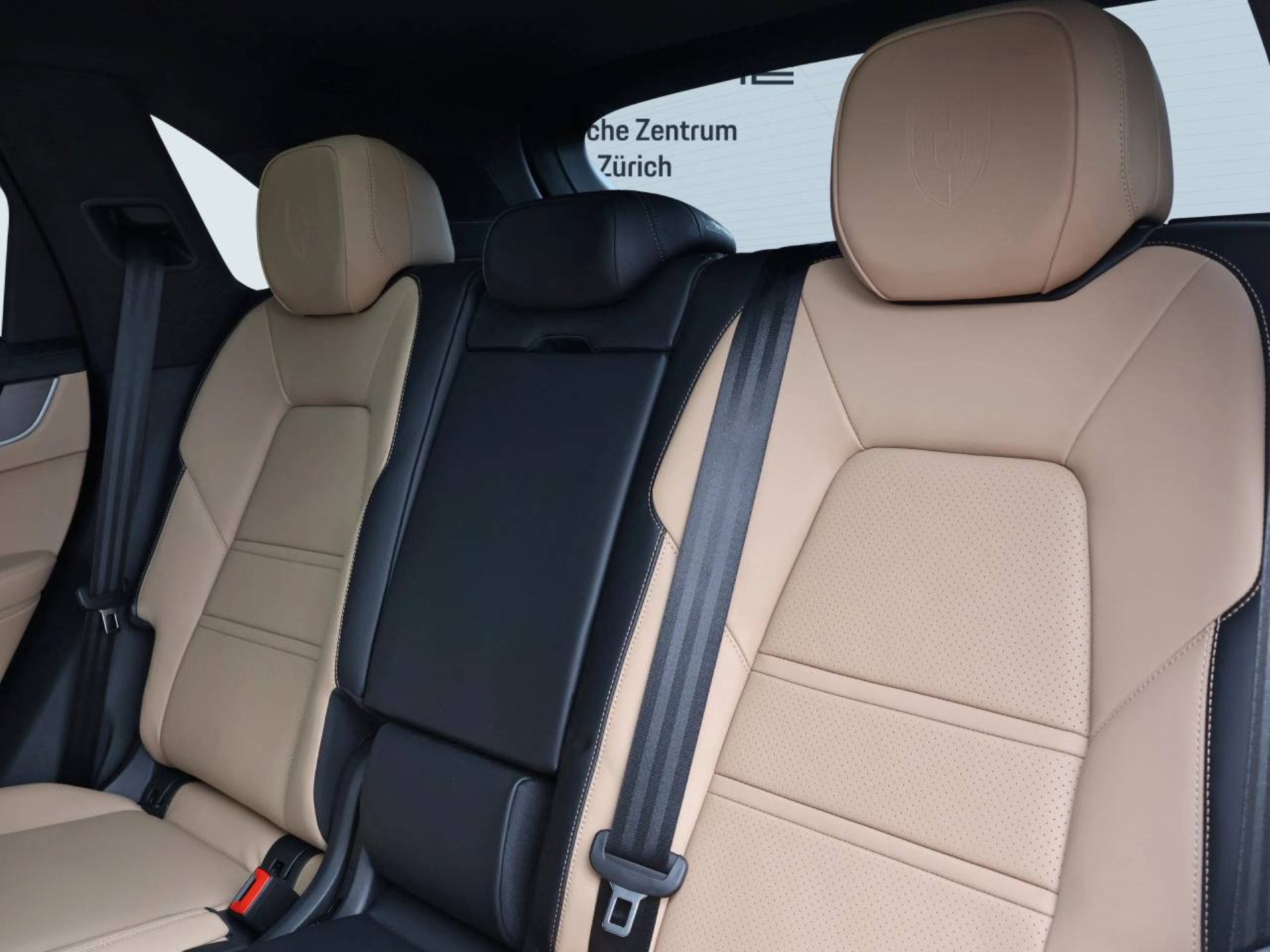 PORSCHE Cayenne GTS-image-16