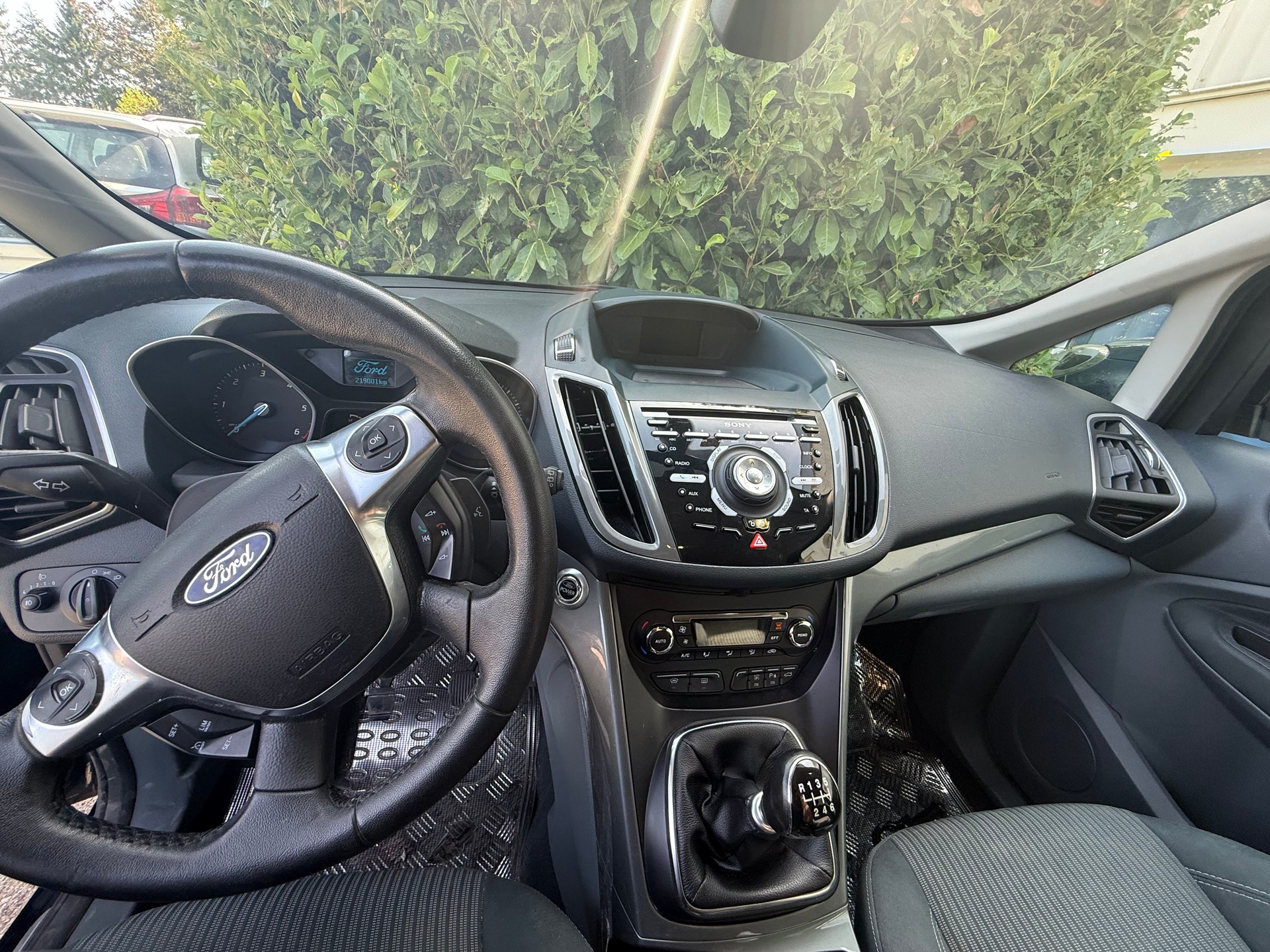 FORD C-Max 2.0 TDCi Titanium-image-9
