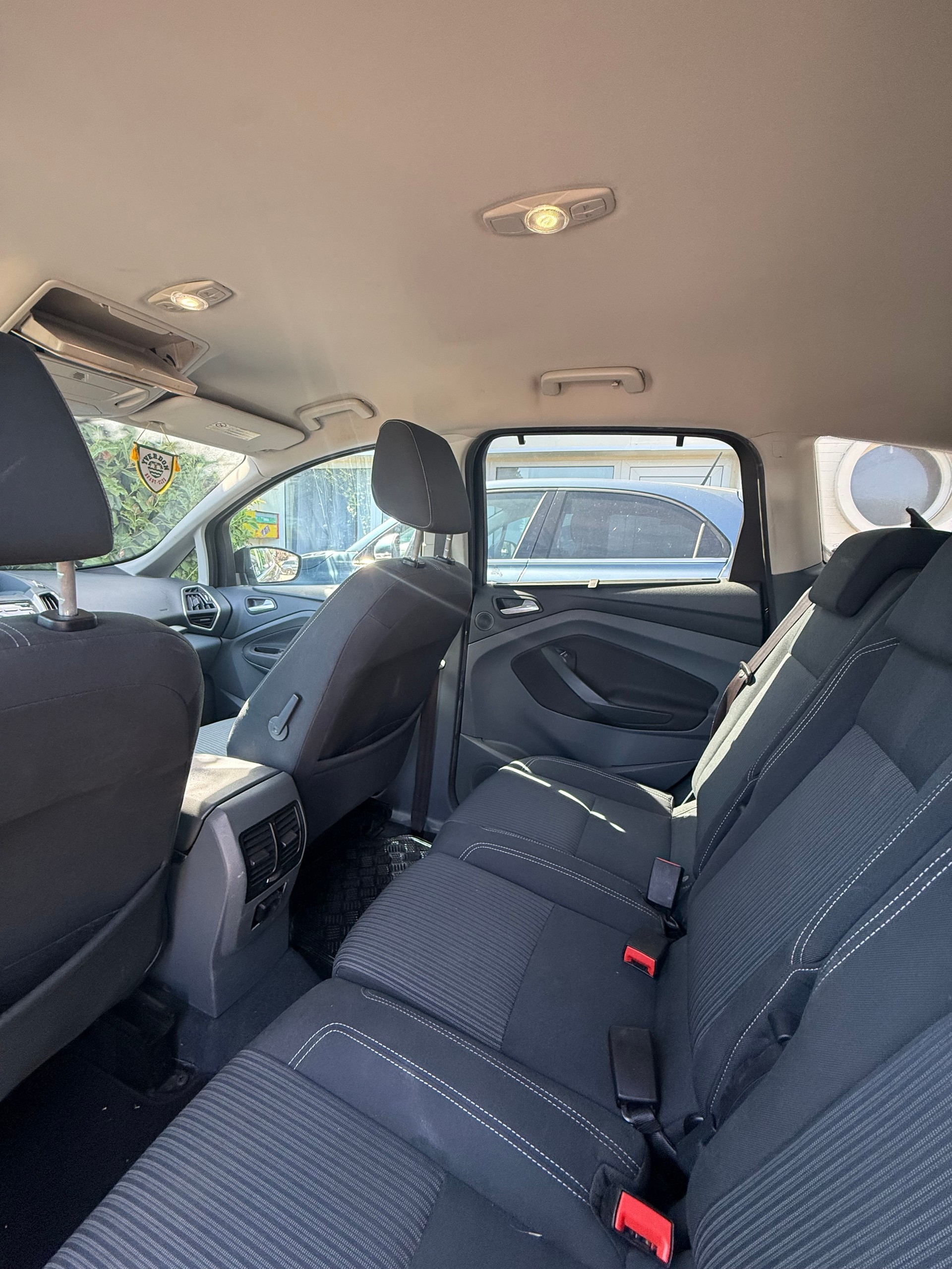FORD C-Max 2.0 TDCi Titanium-image-11