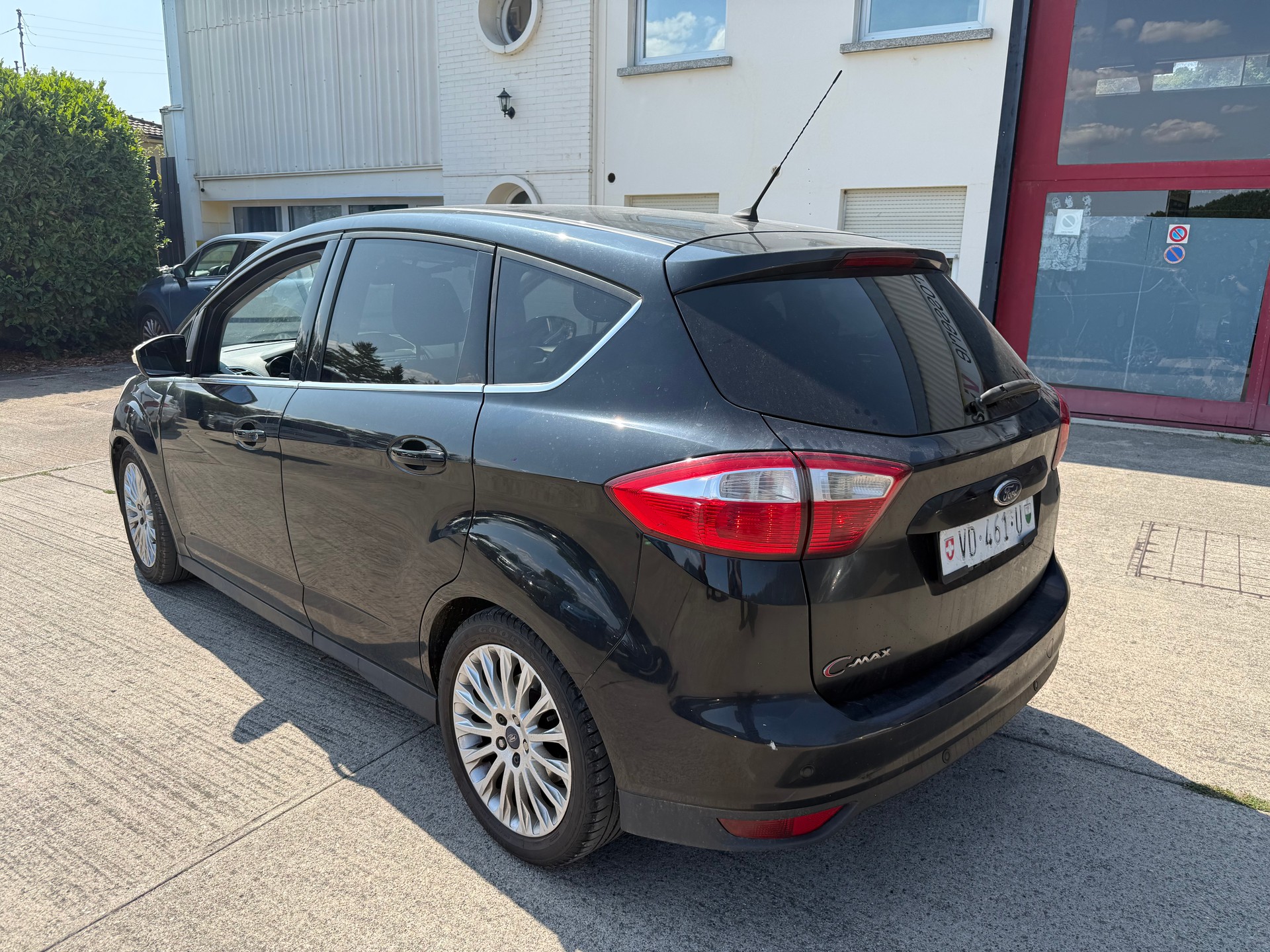 FORD C-Max 2.0 TDCi Titanium-image-6