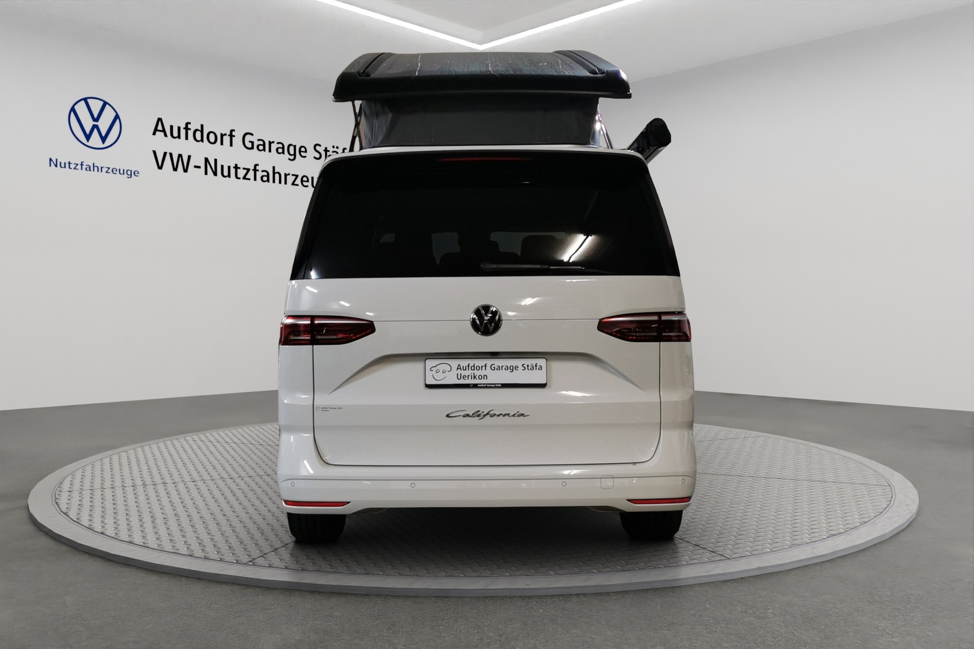 VW California 2.0 TSI Beach Tour Liberty-image-3