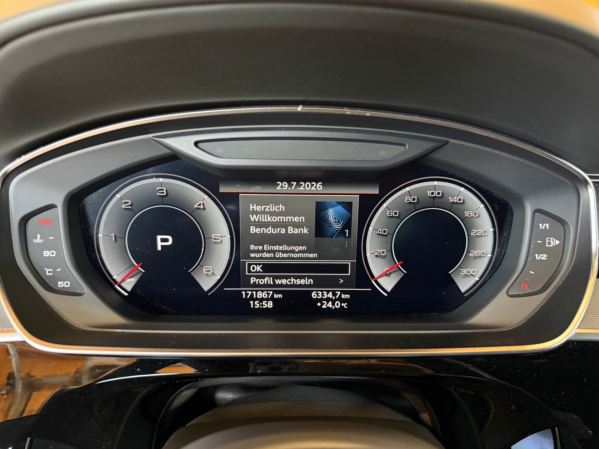 AUDI A8 50 TDI quattro tiptronic-image-10