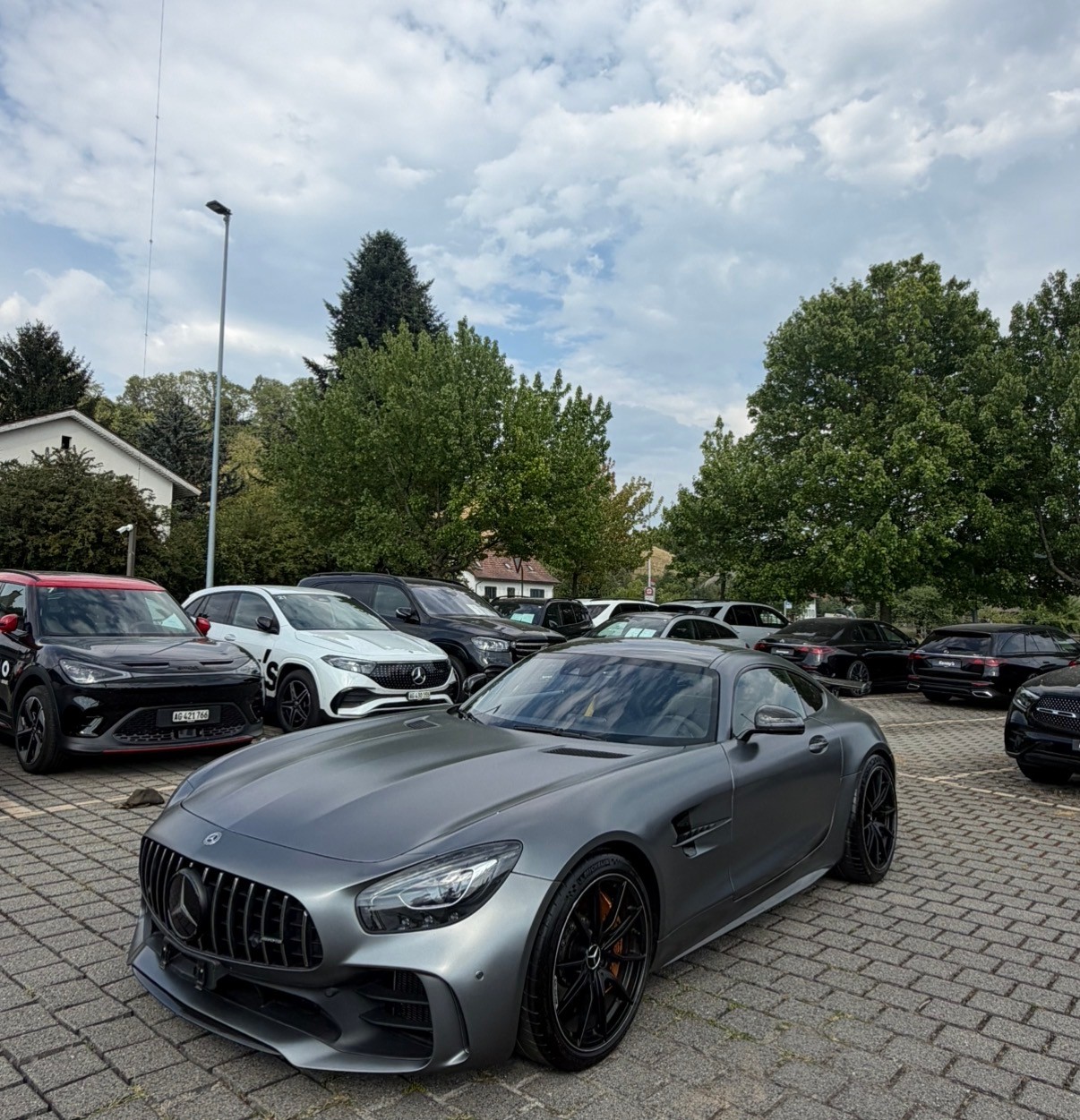 MERCEDES-BENZ AMG GT R-image-1