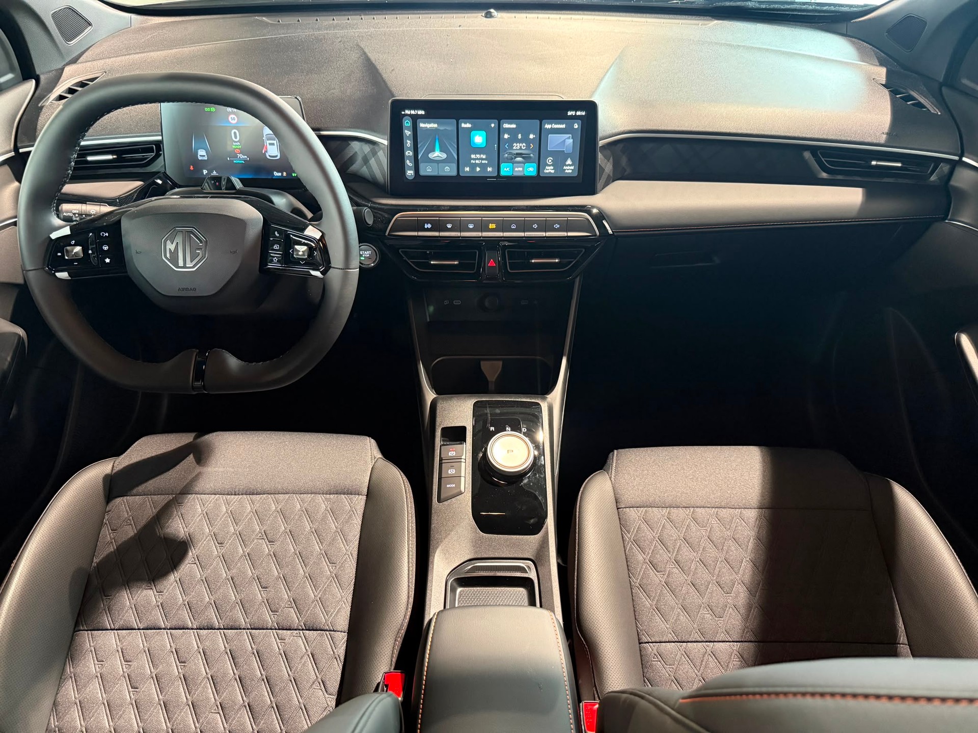 MG 3 1.5 Hybrid Luxury Aut.-image-12