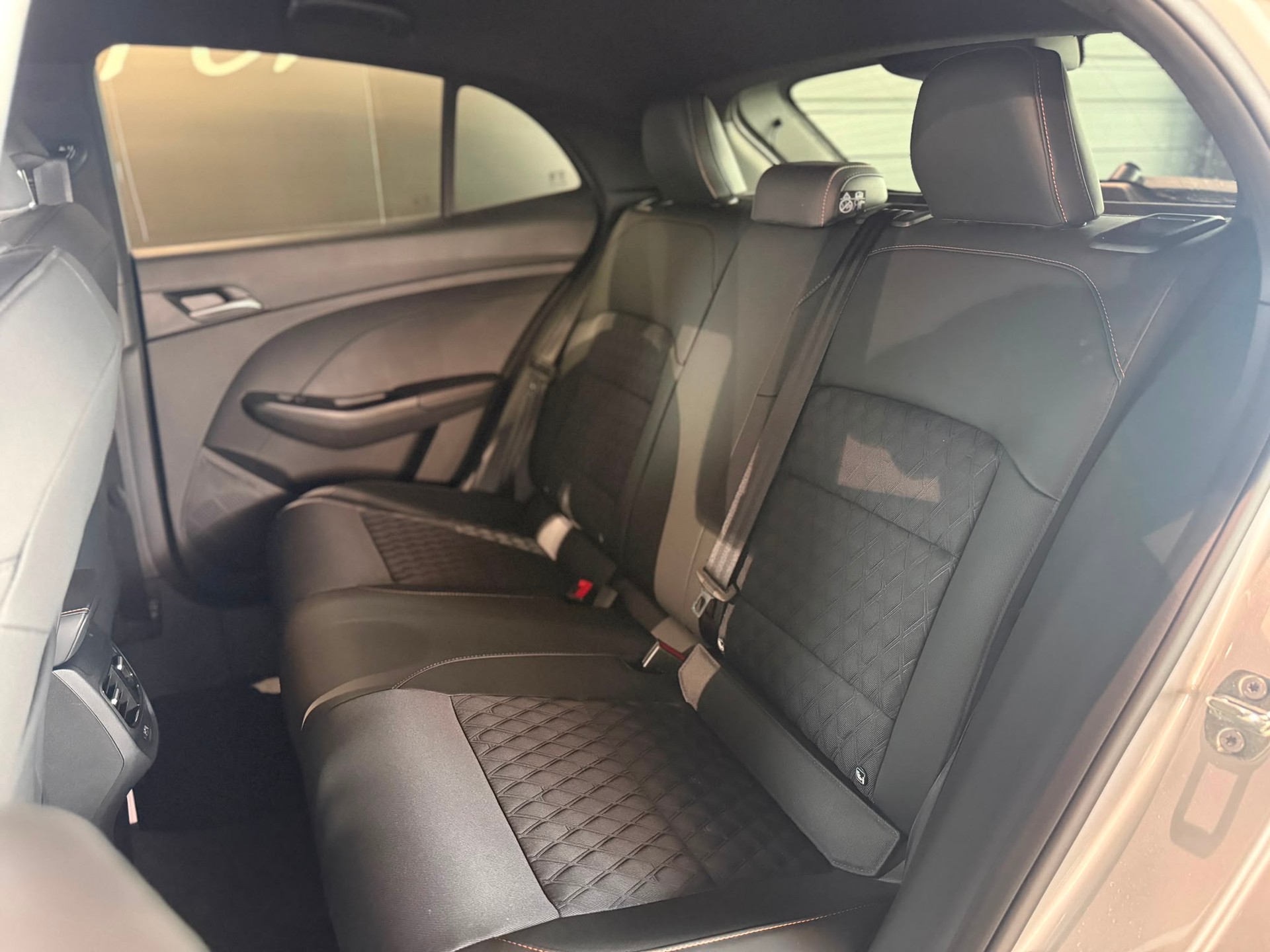 MG 3 1.5 Hybrid Luxury Aut.-image-8