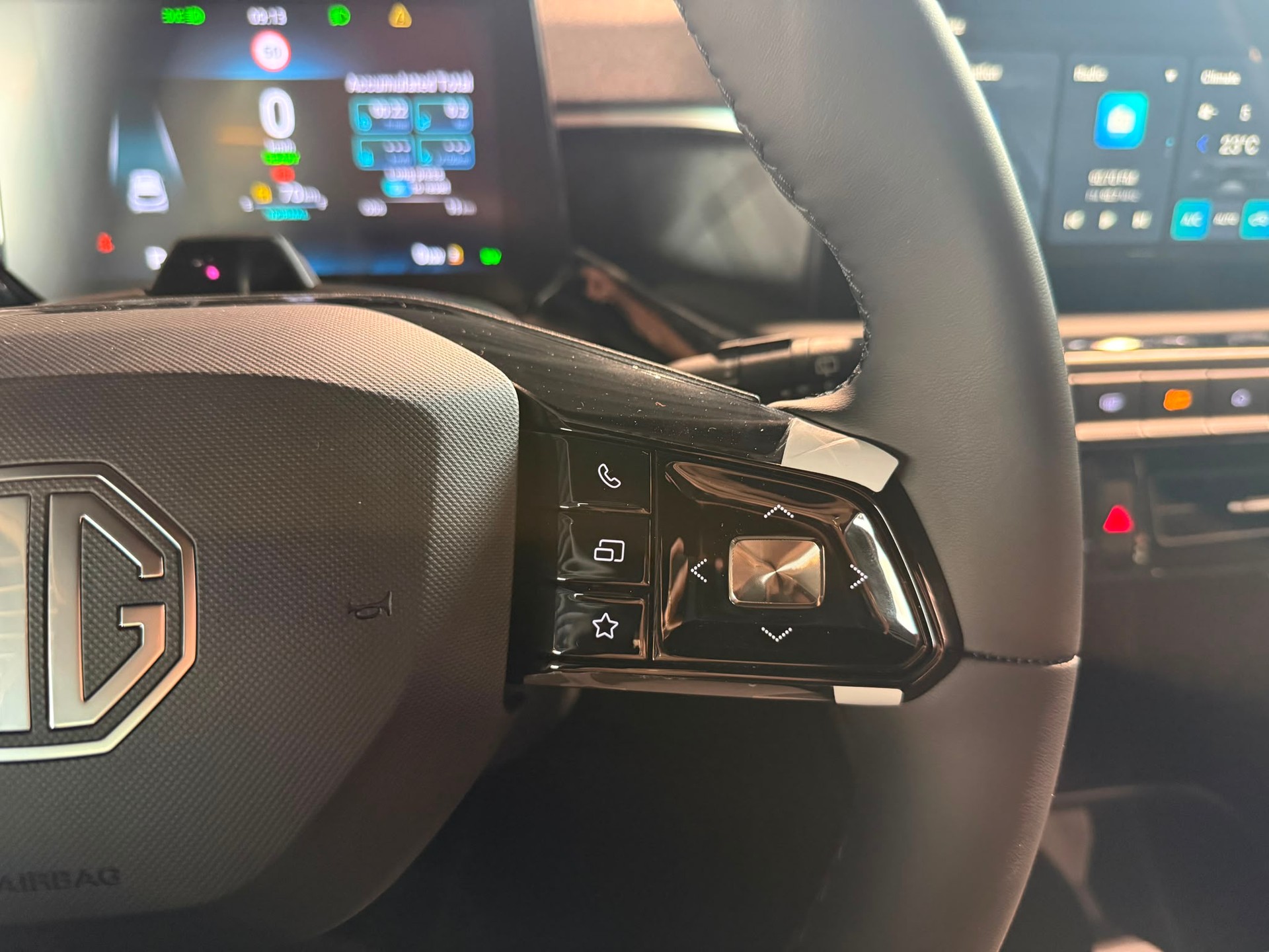 MG 3 1.5 Hybrid Luxury Aut.-image-16