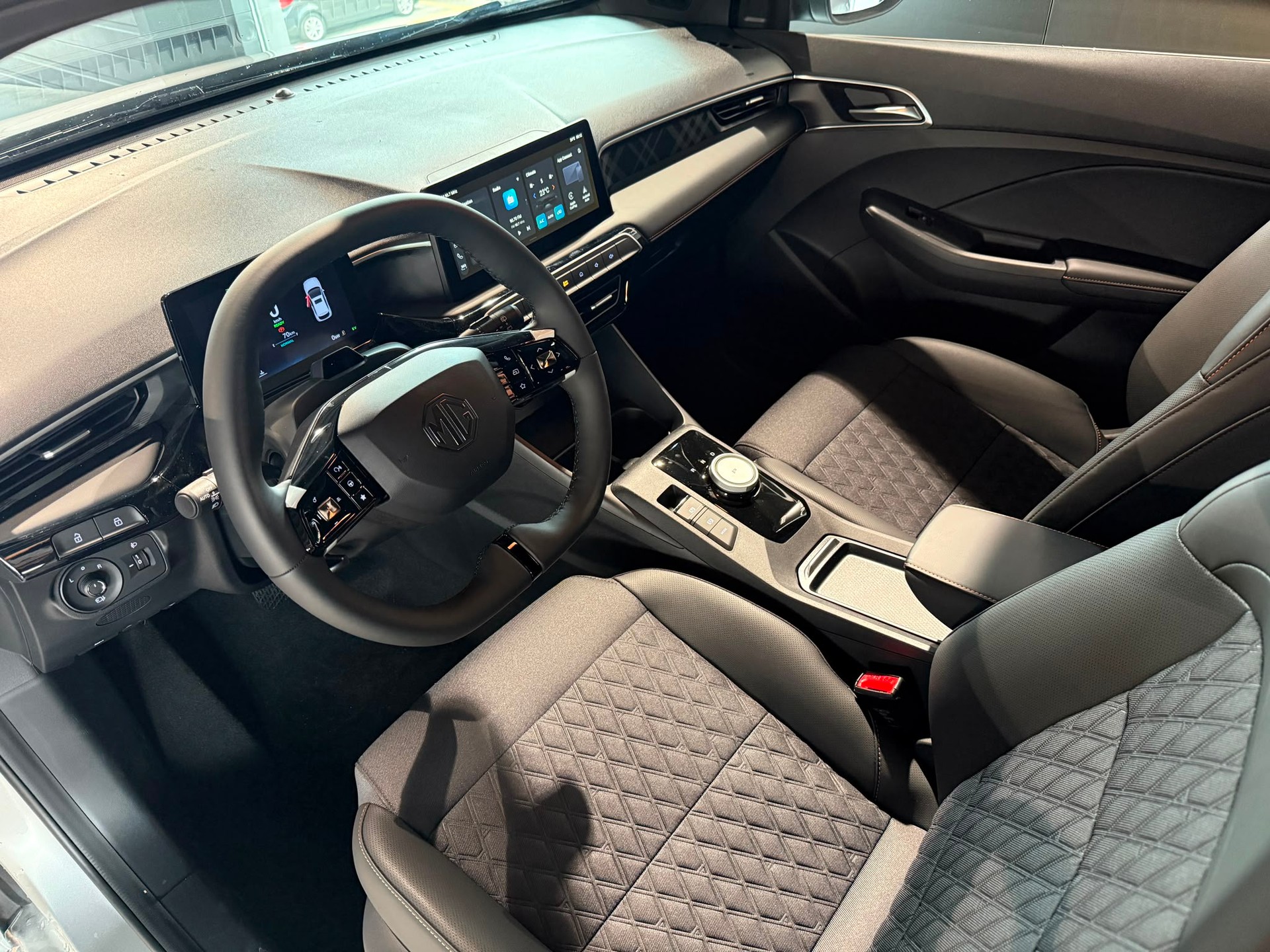 MG 3 1.5 Hybrid Luxury Aut.-image-10