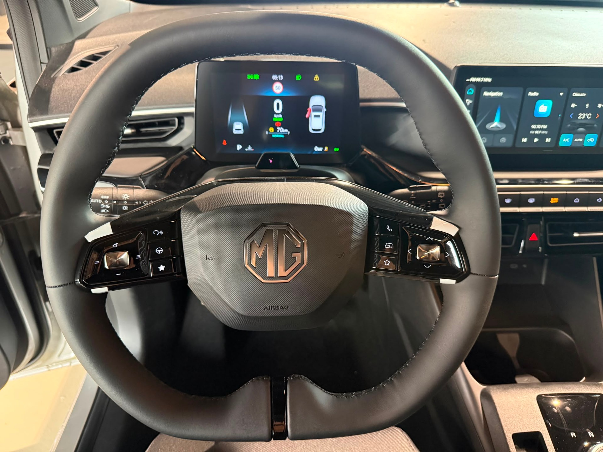 MG 3 1.5 Hybrid Luxury Aut.-image-14