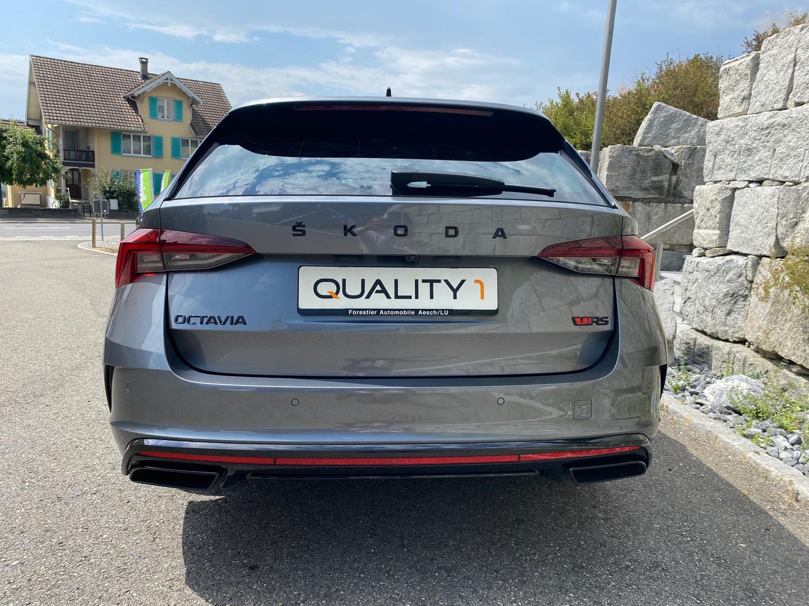 SKODA Octavia Combi 2.0 TSI DSG RS-image-3