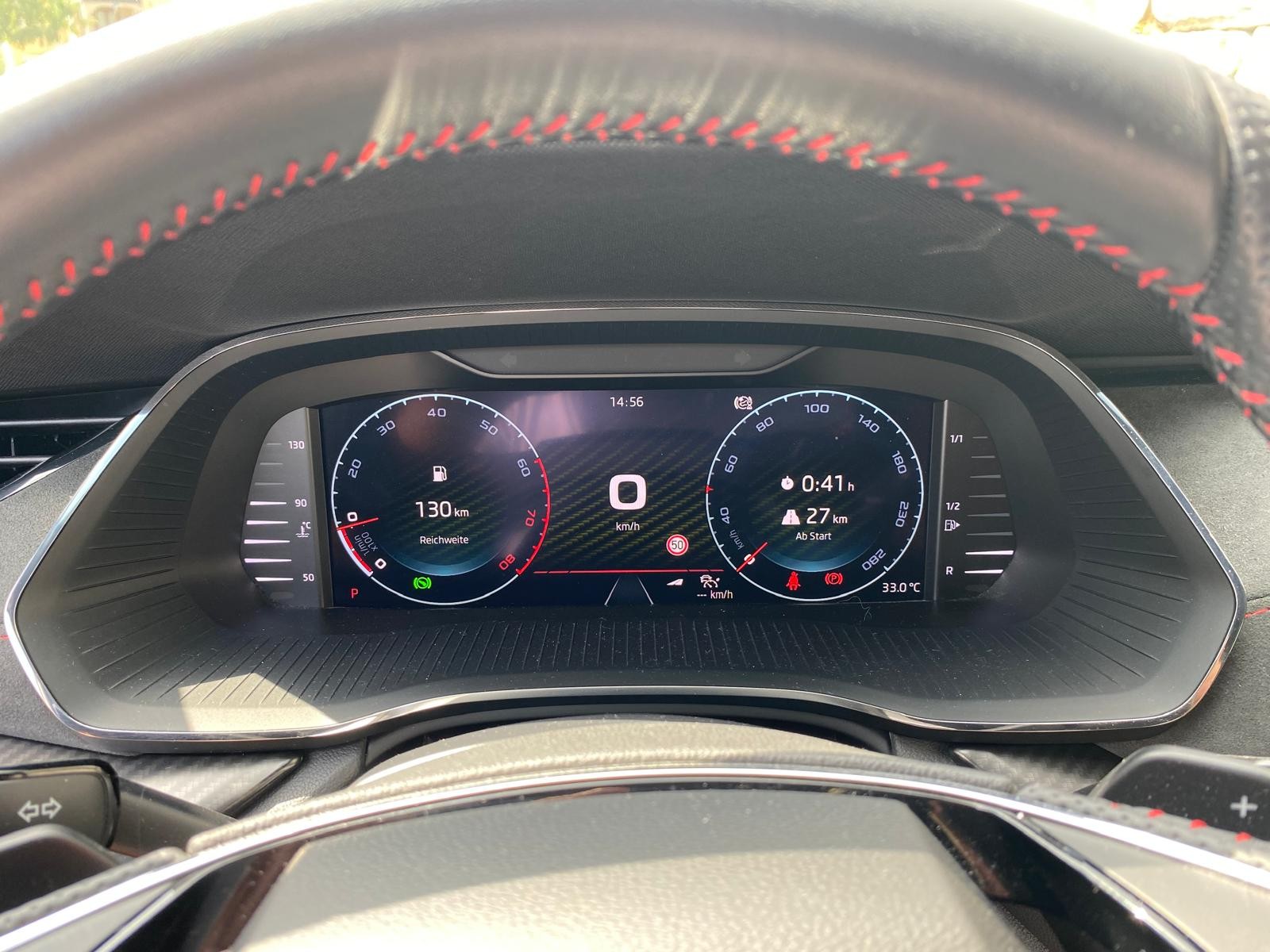 SKODA Octavia Combi 2.0 TSI DSG RS-image-10