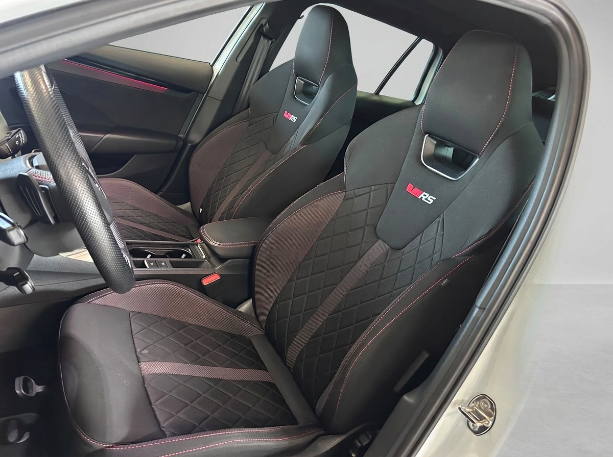 SKODA Octavia Combi 2.0 TSI DSG RS-image-8