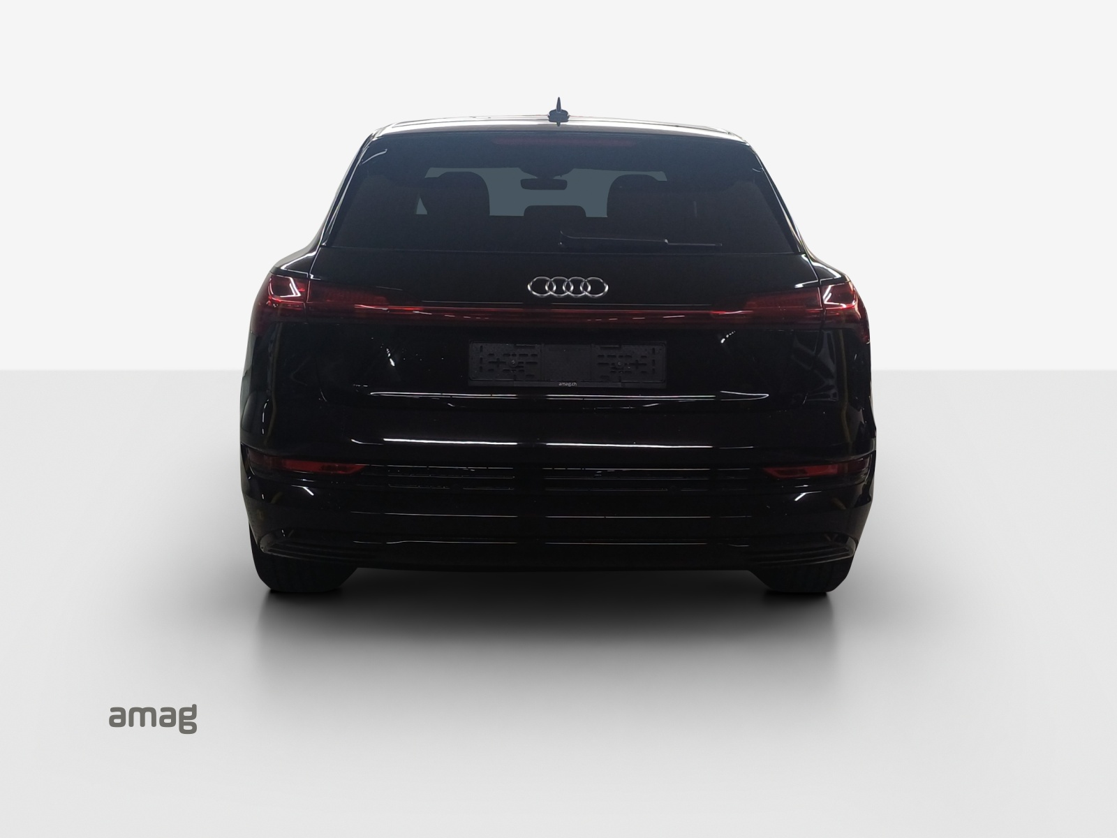 AUDI e-tron 50 Advanced quattro-image-4
