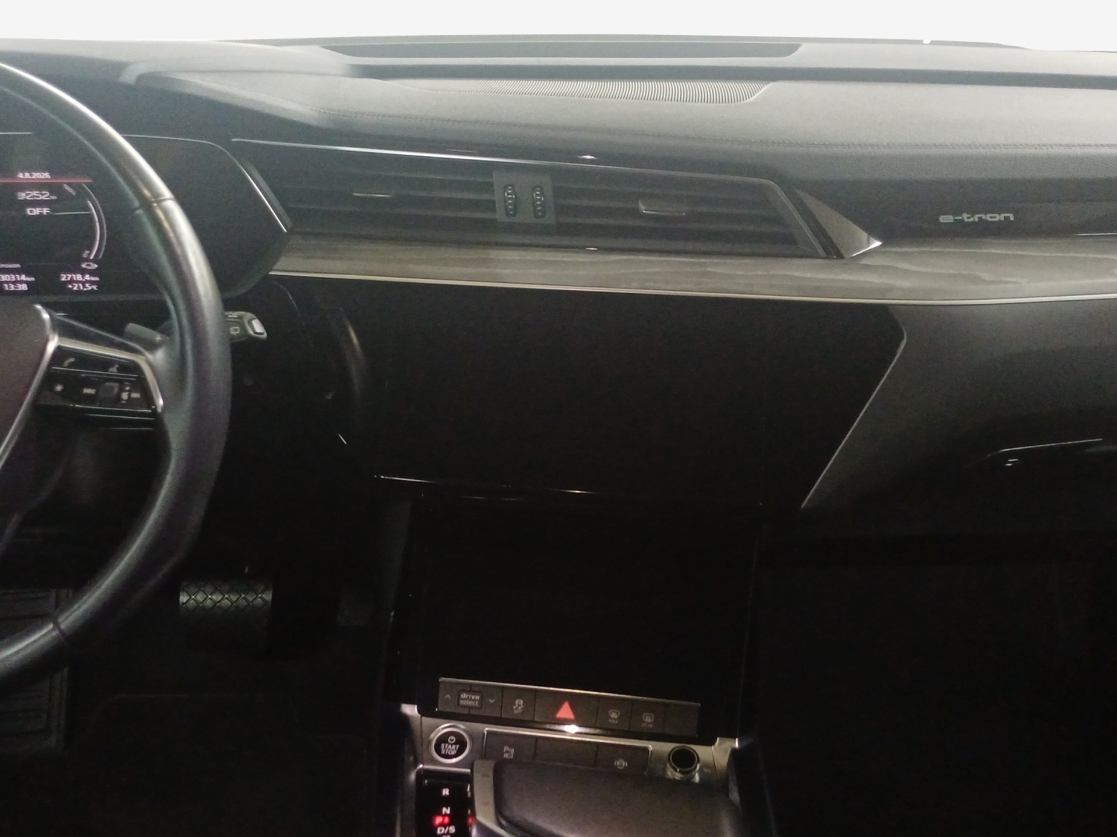 AUDI e-tron 50 Advanced quattro-image-11