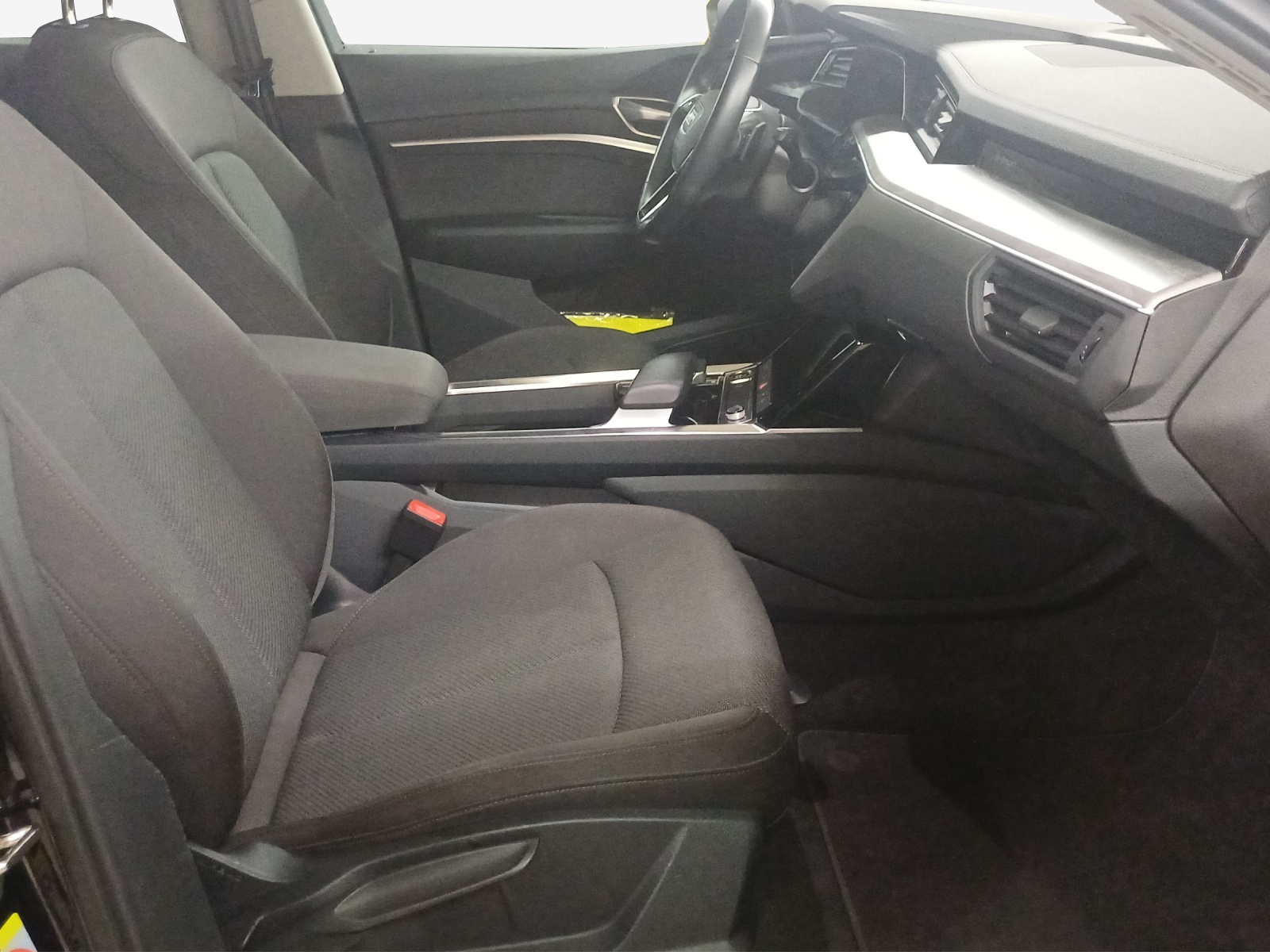 AUDI e-tron 50 Advanced quattro-image-14