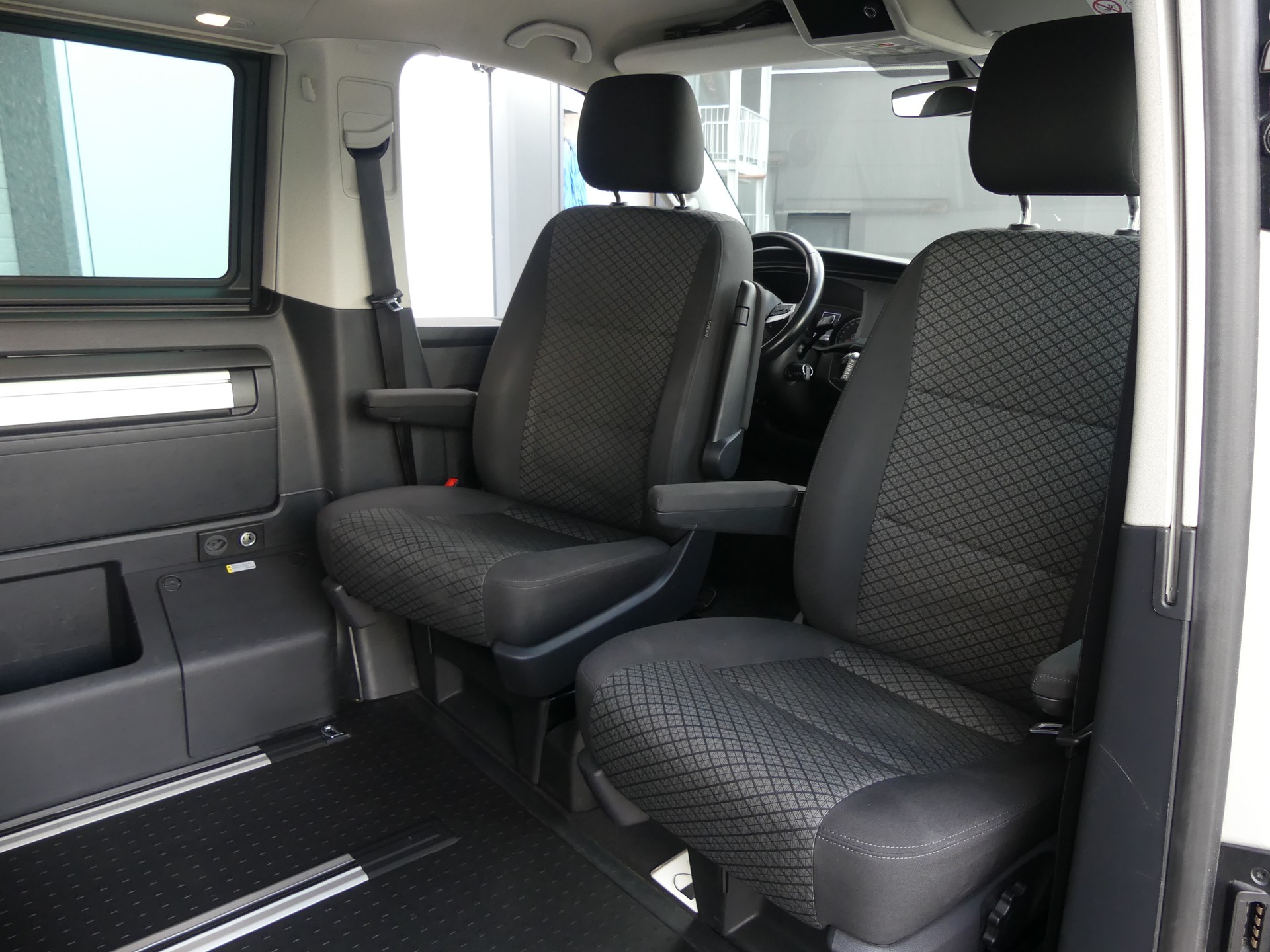 VW Calif. TDI Be. Lib.Sp. 4M-image-7