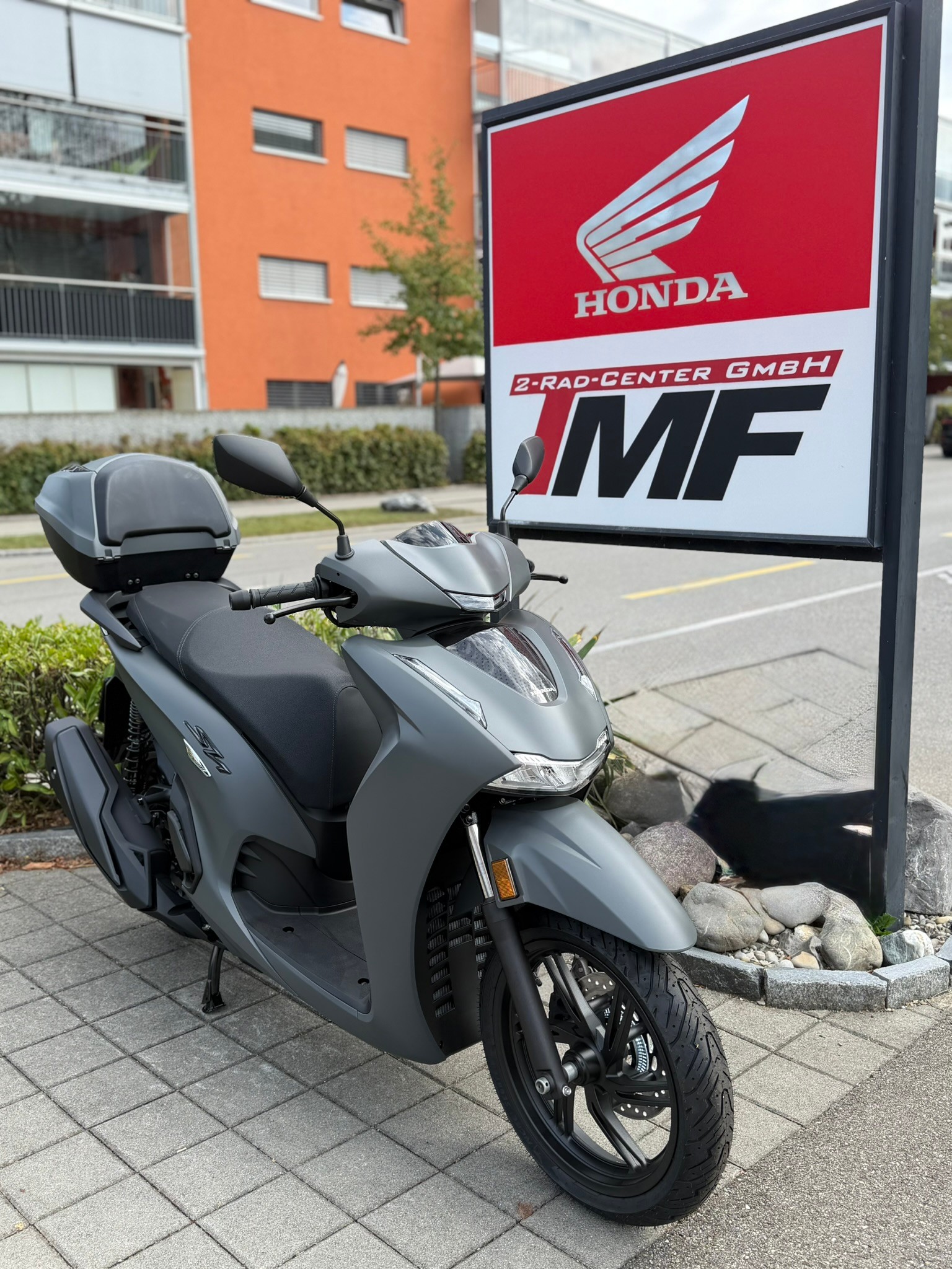 HONDA SH350A INKL. TOPCASE-showroom-element-1