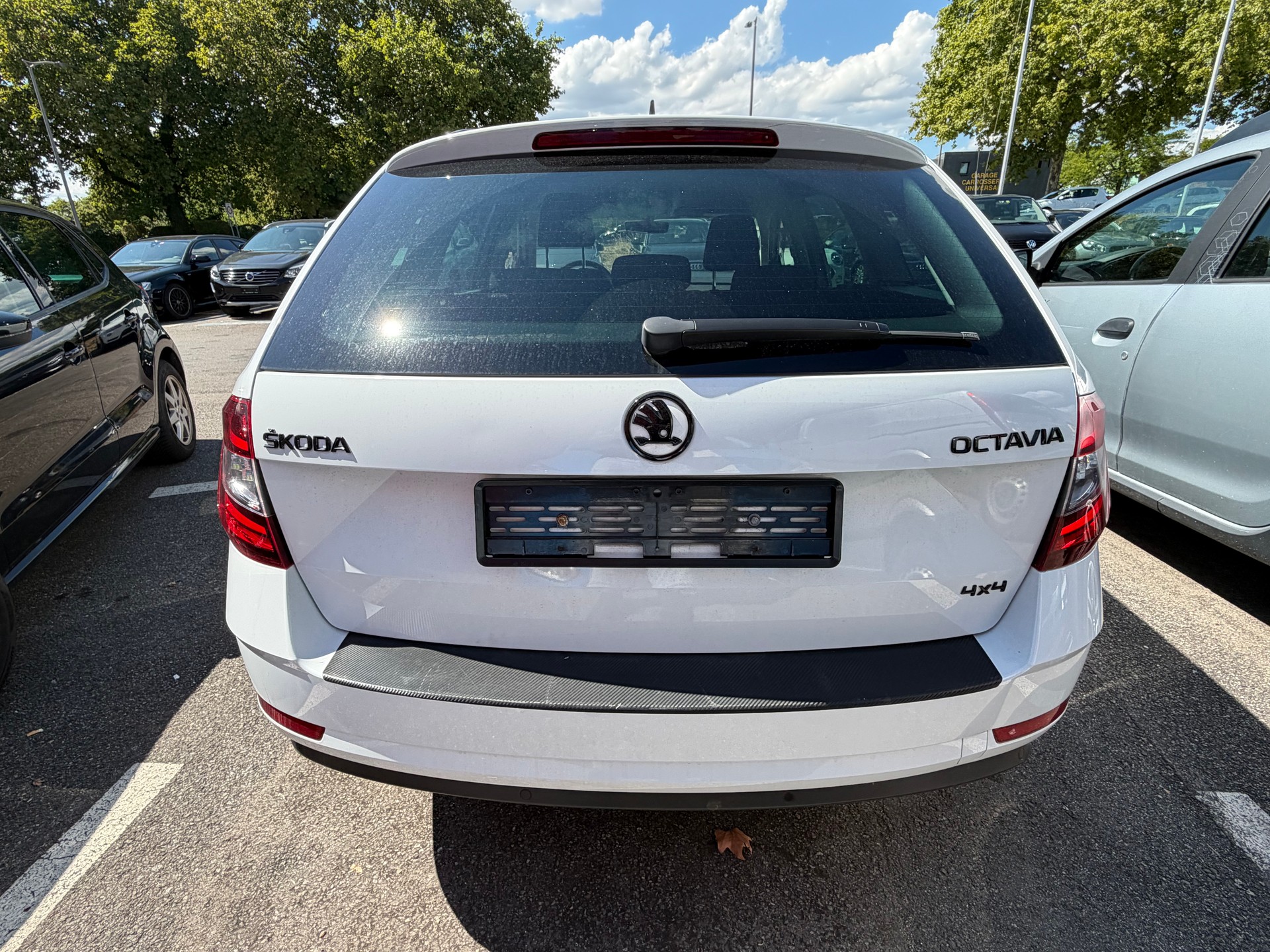 SKODA Octavia Combi 2.0 TSI Ambition 4x4 DSG-image-6
