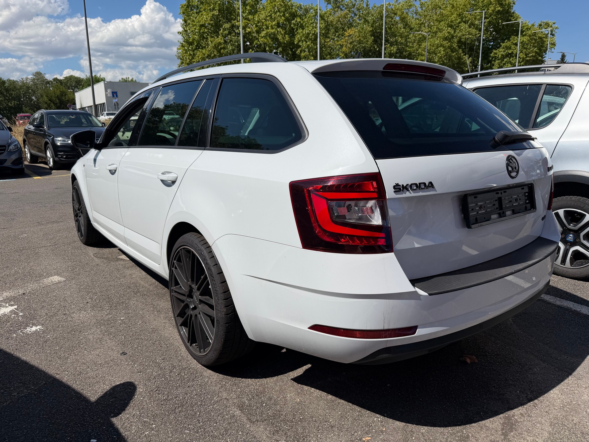 SKODA Octavia Combi 2.0 TSI Ambition 4x4 DSG-image-1
