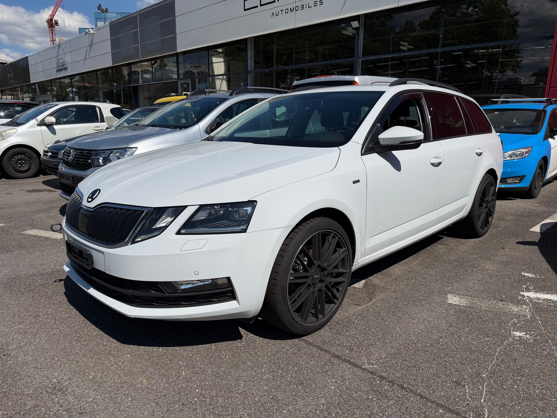 SKODA Octavia Combi 2.0 TSI Ambition 4x4 DSG-image-0