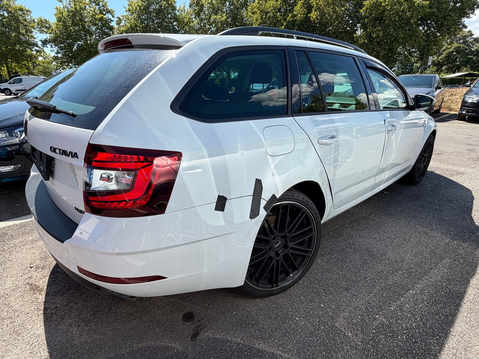 SKODA Octavia Combi 2.0 TSI Ambition 4x4 DSG-image-2
