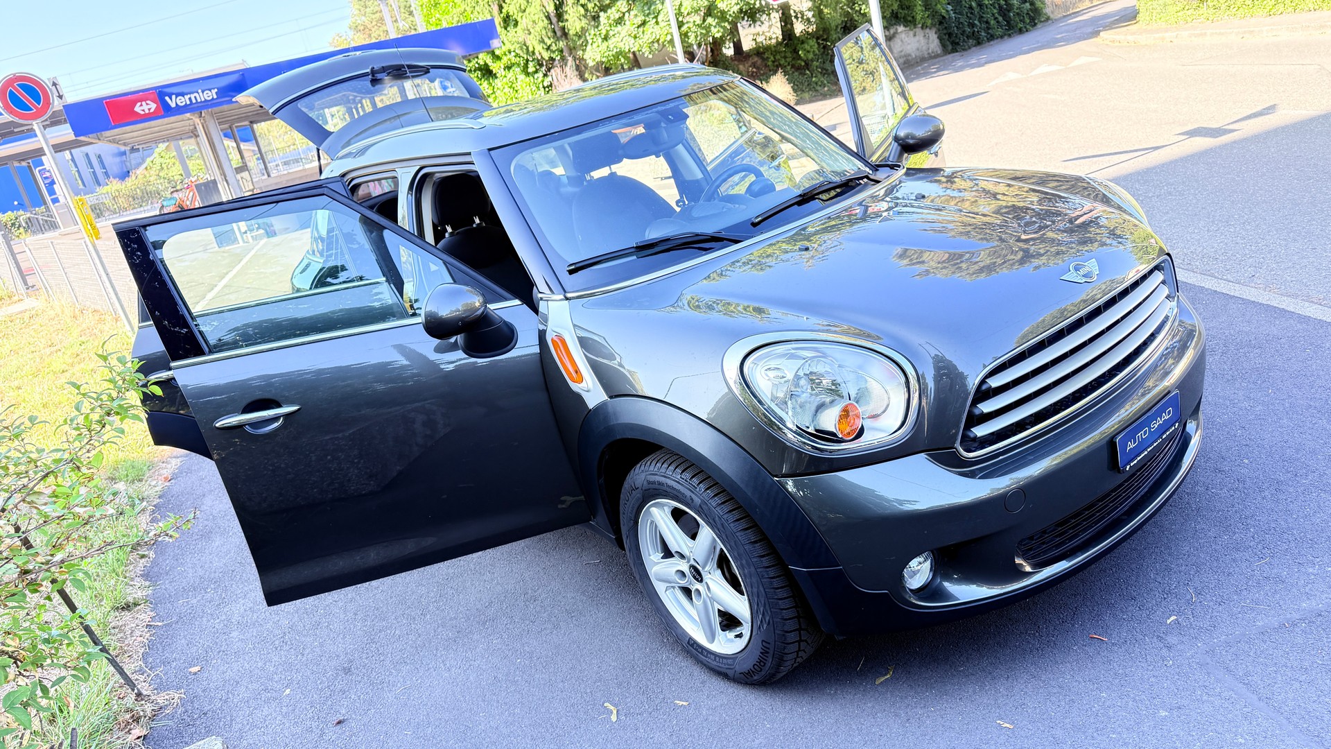 MINI Countryman Cooper FWD-image-13