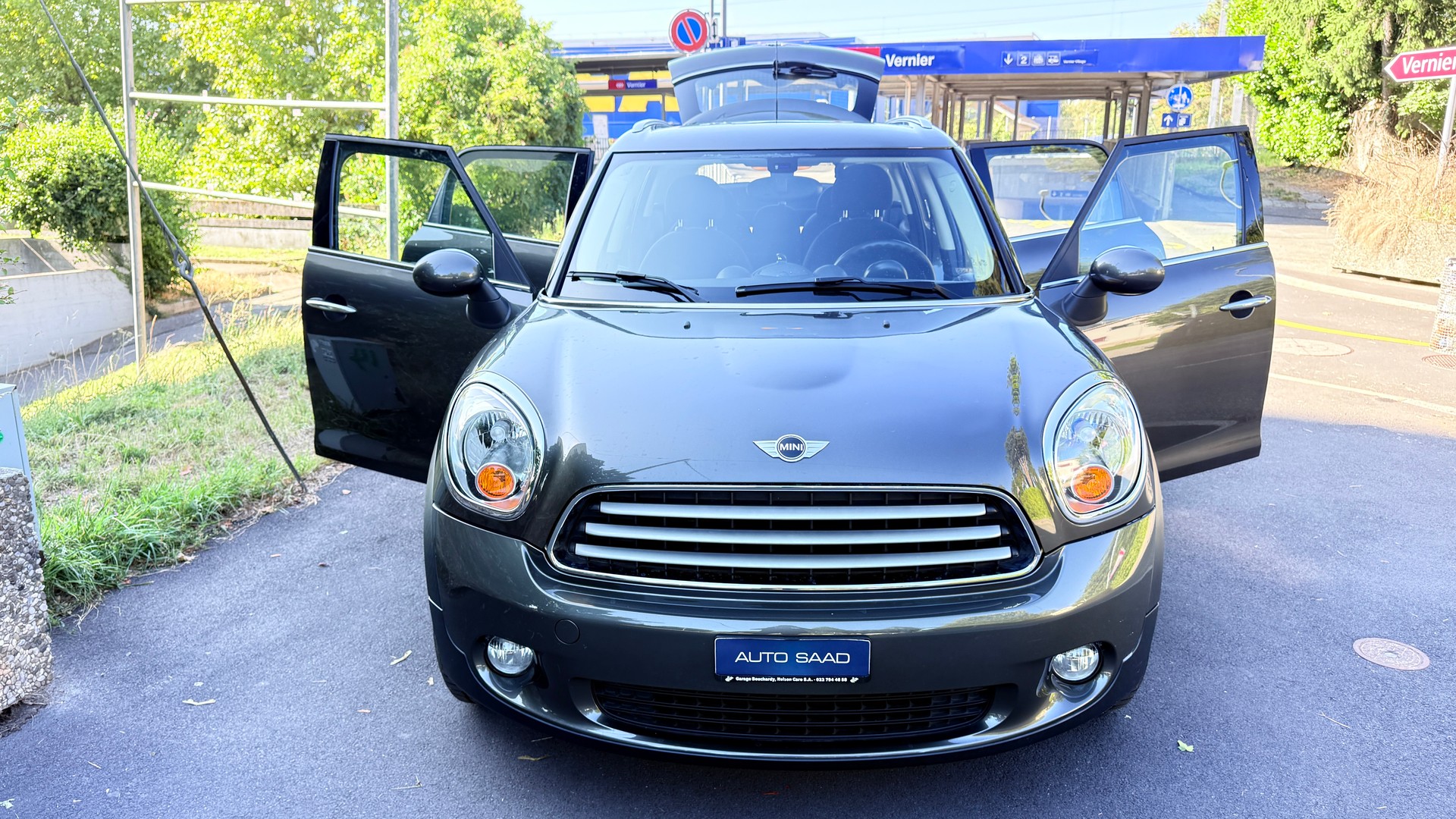 MINI Countryman Cooper FWD-image-12