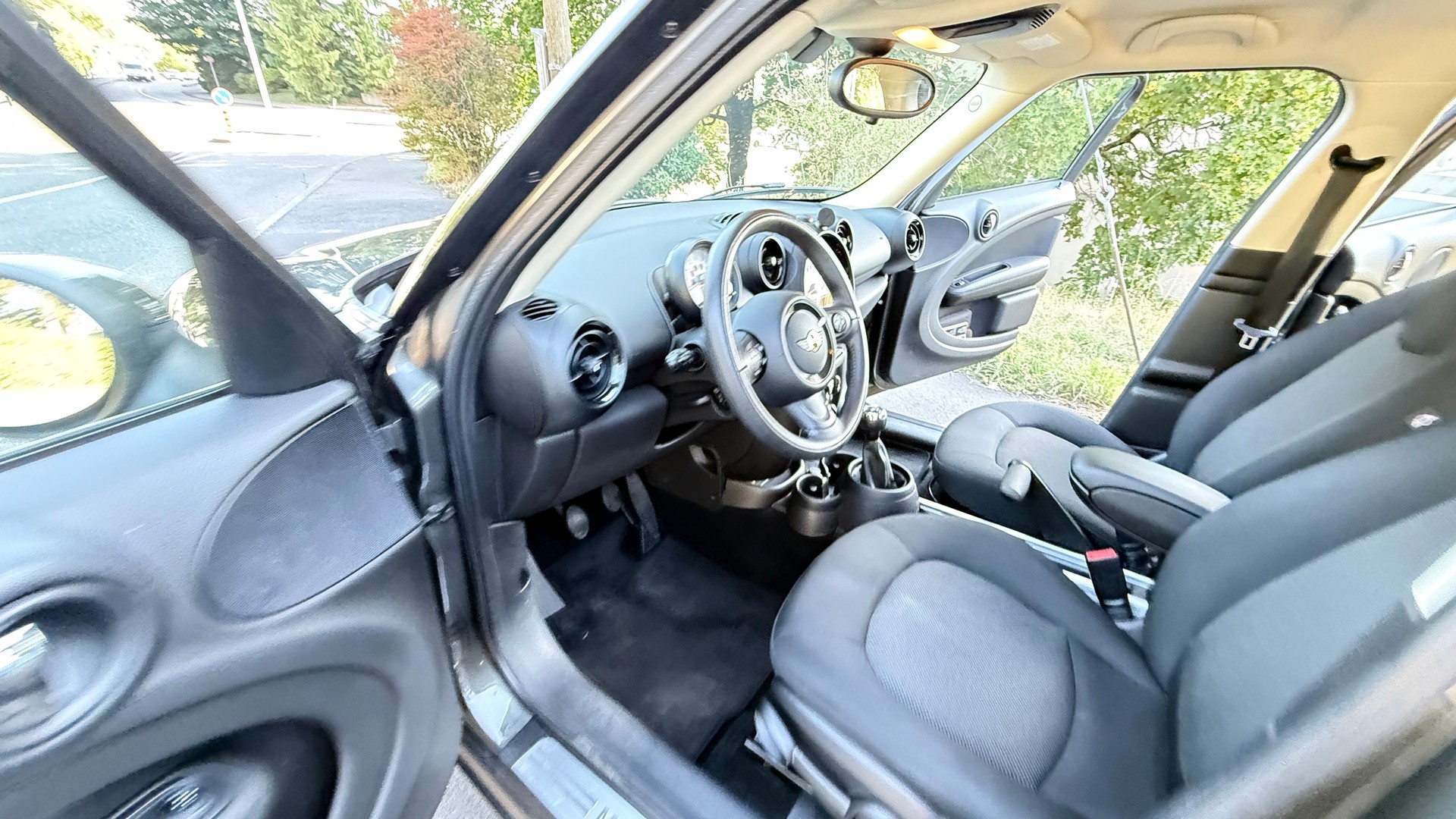 MINI Countryman Cooper FWD-image-10