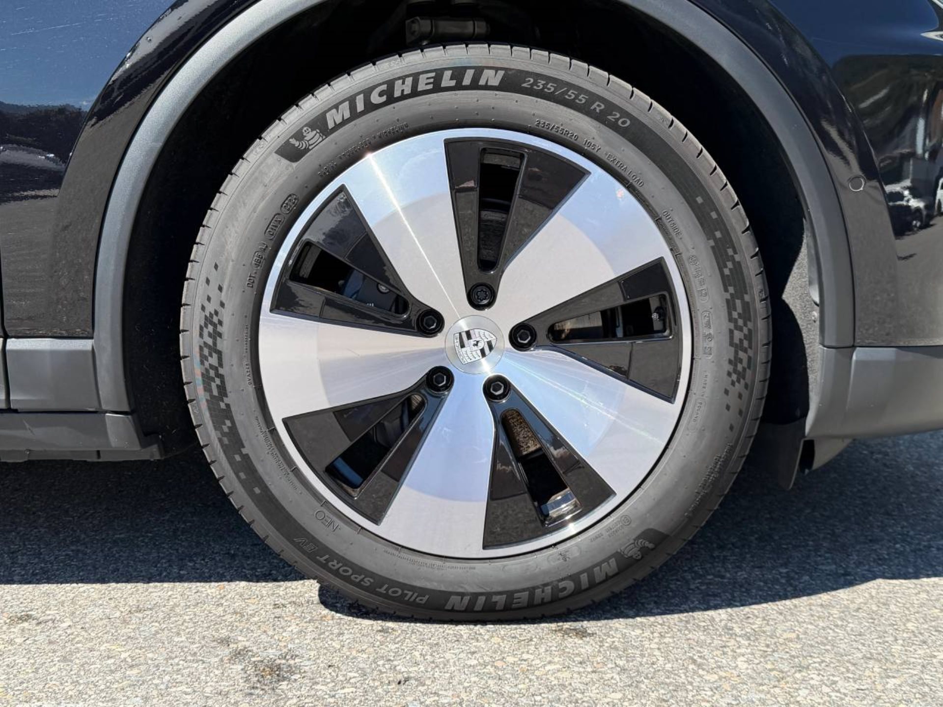 PORSCHE Macan 4-image-10