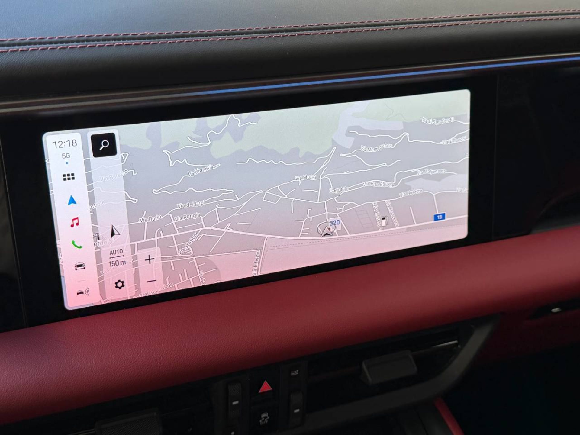 PORSCHE Macan 4-image-23