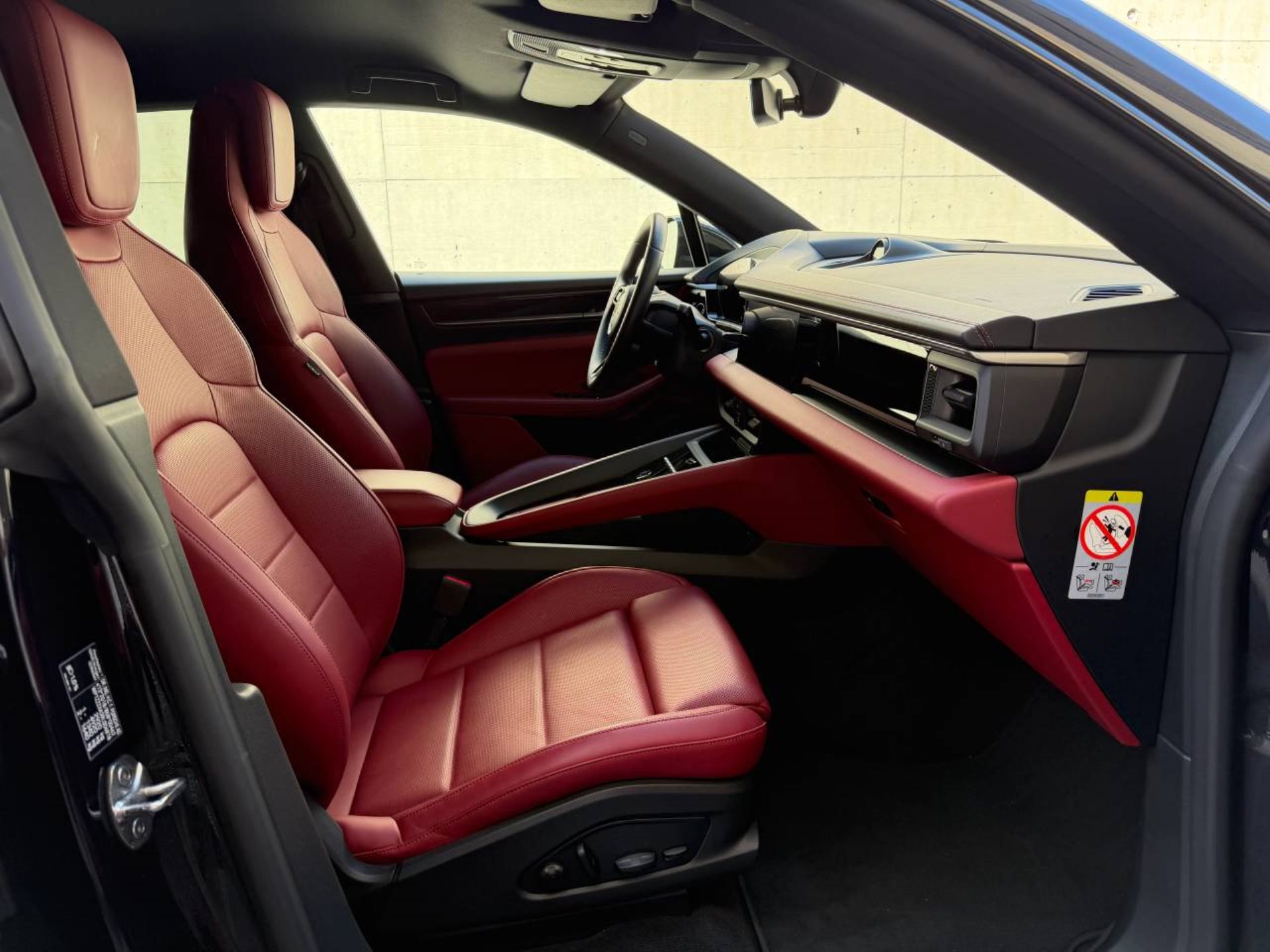 PORSCHE Macan 4-image-18