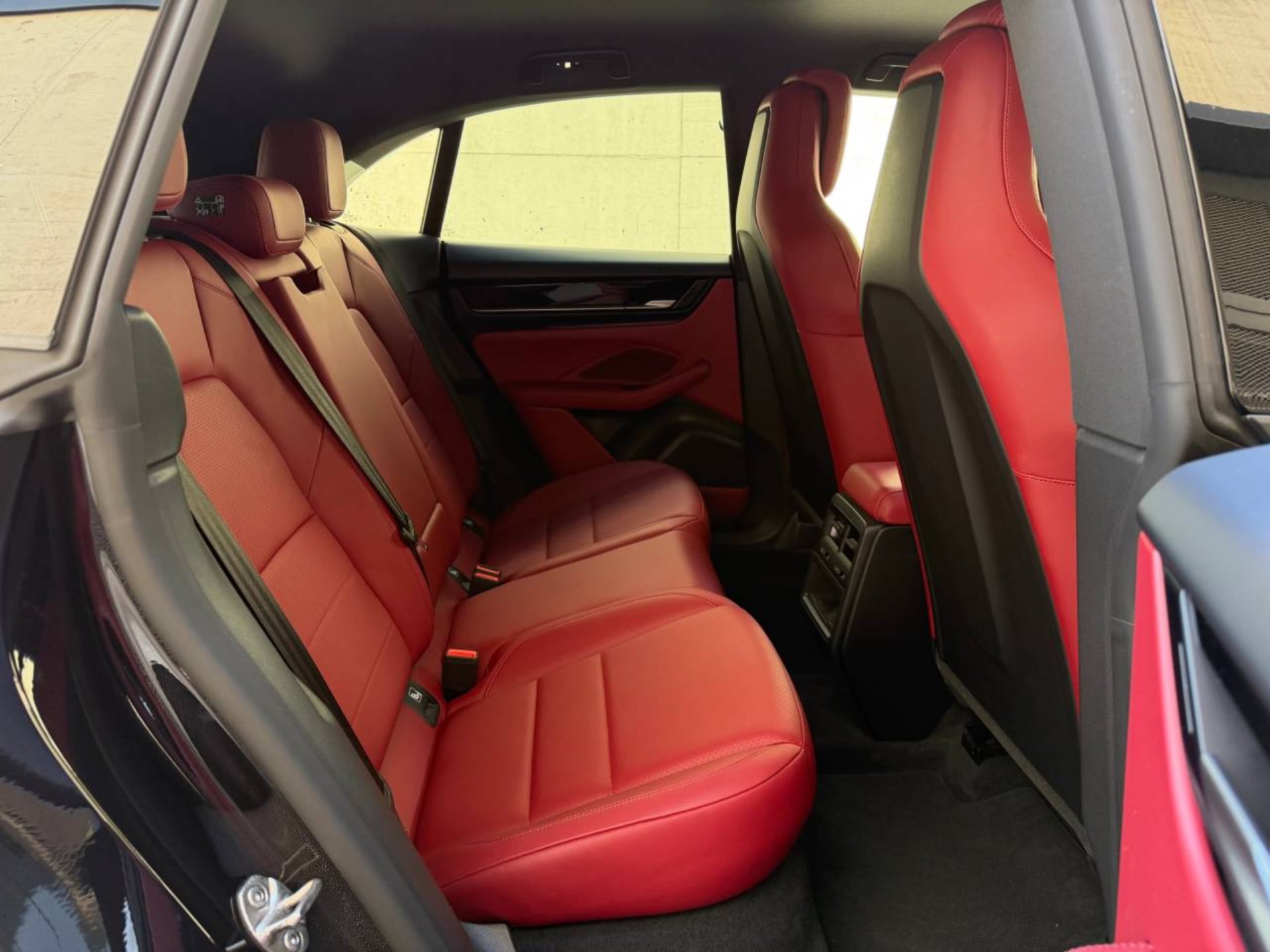 PORSCHE Macan 4-image-19