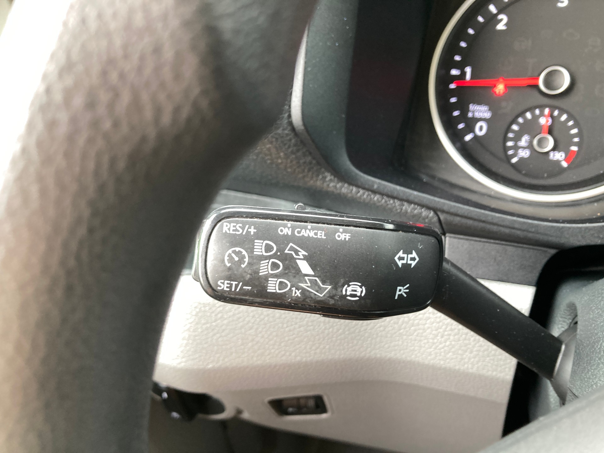 VW Crafter 35 2.0 TDI L3 mit Hebebühne-image-13