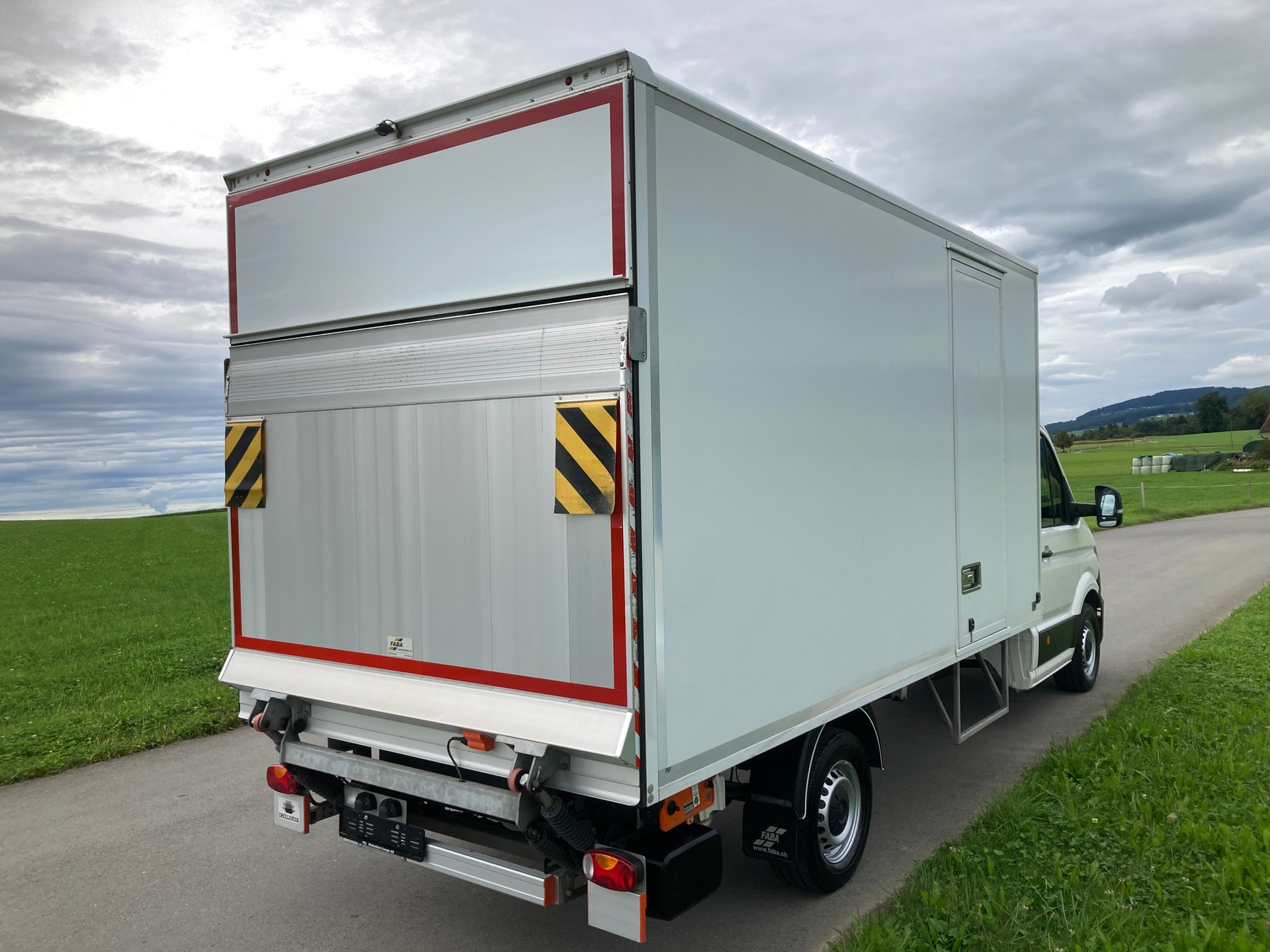 VW Crafter 35 2.0 TDI L3 mit Hebebühne-image-2