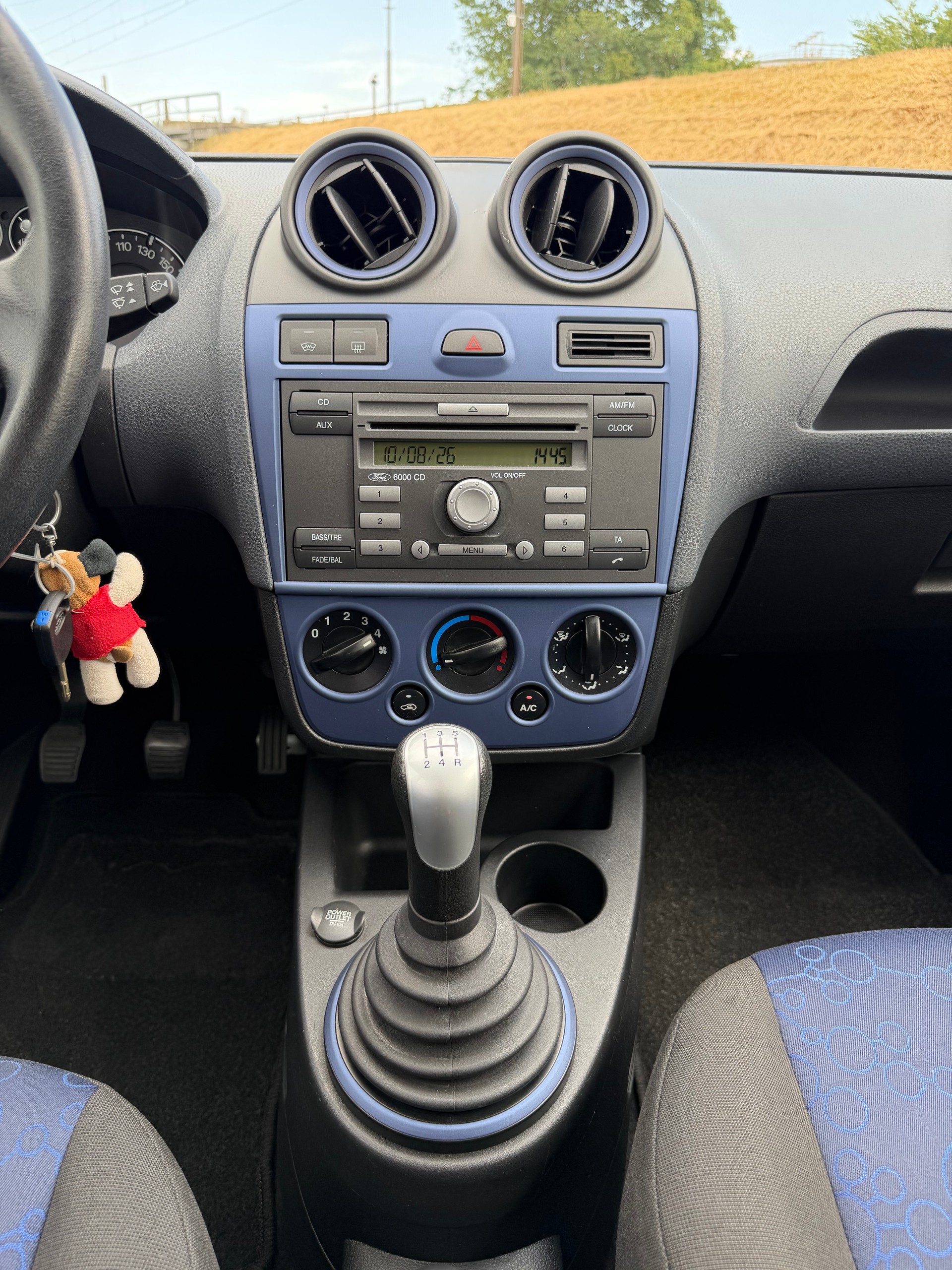 FORD Fiesta 1.4 16V Ambiente-image-9