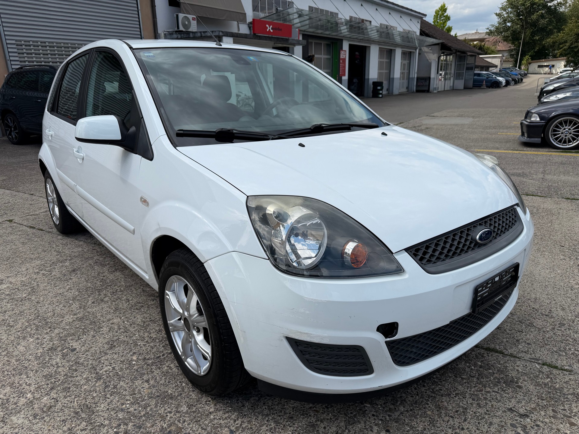 FORD Fiesta 1.4 16V Ambiente-image-6