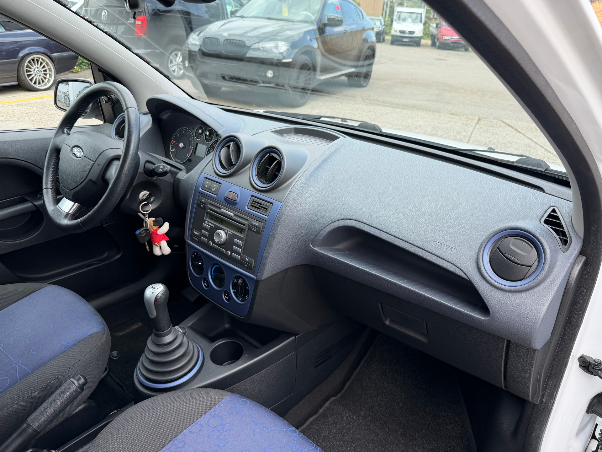 FORD Fiesta 1.4 16V Ambiente-image-15